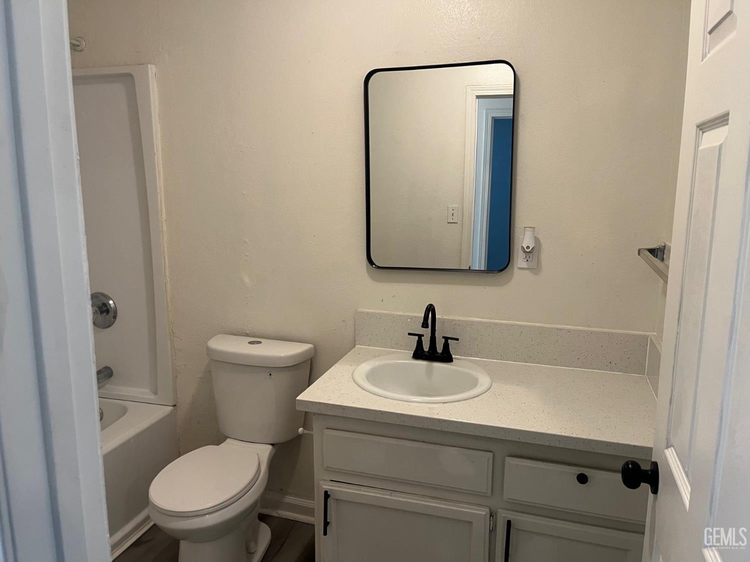 126 Clyde Street — photo 17