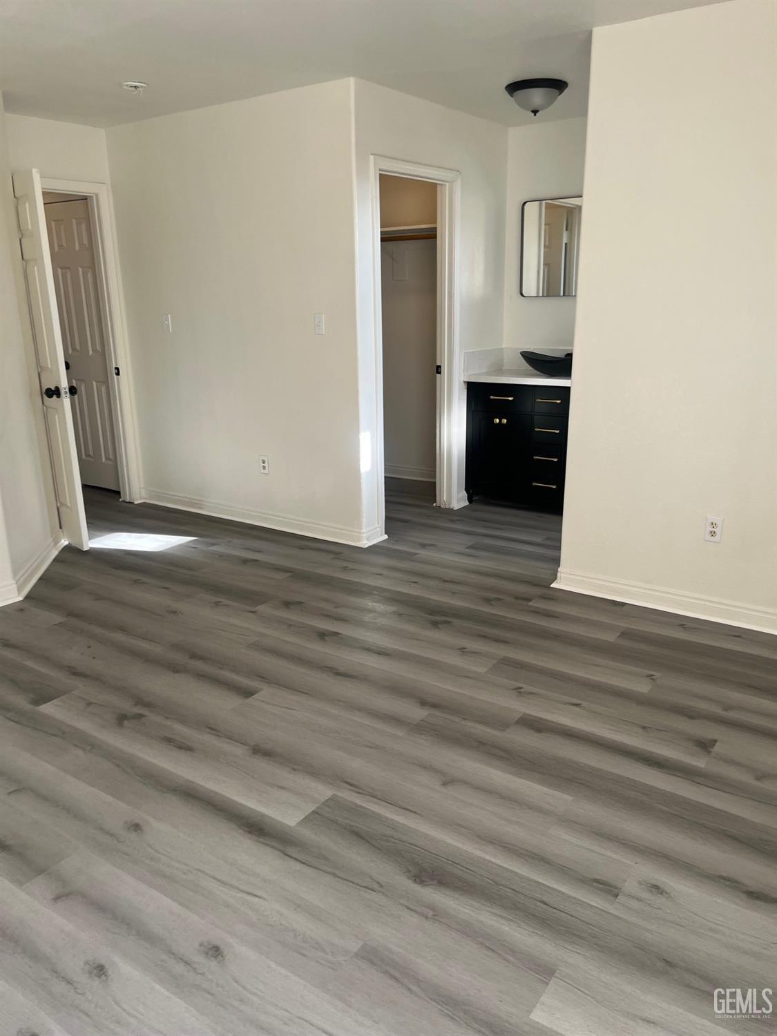 126 Clyde Street — photo 22