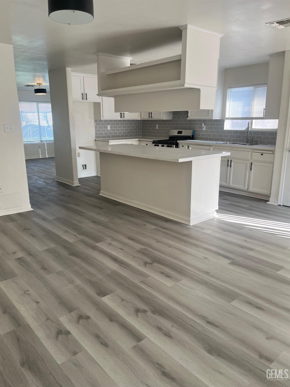 126 Clyde Street — photo 15
