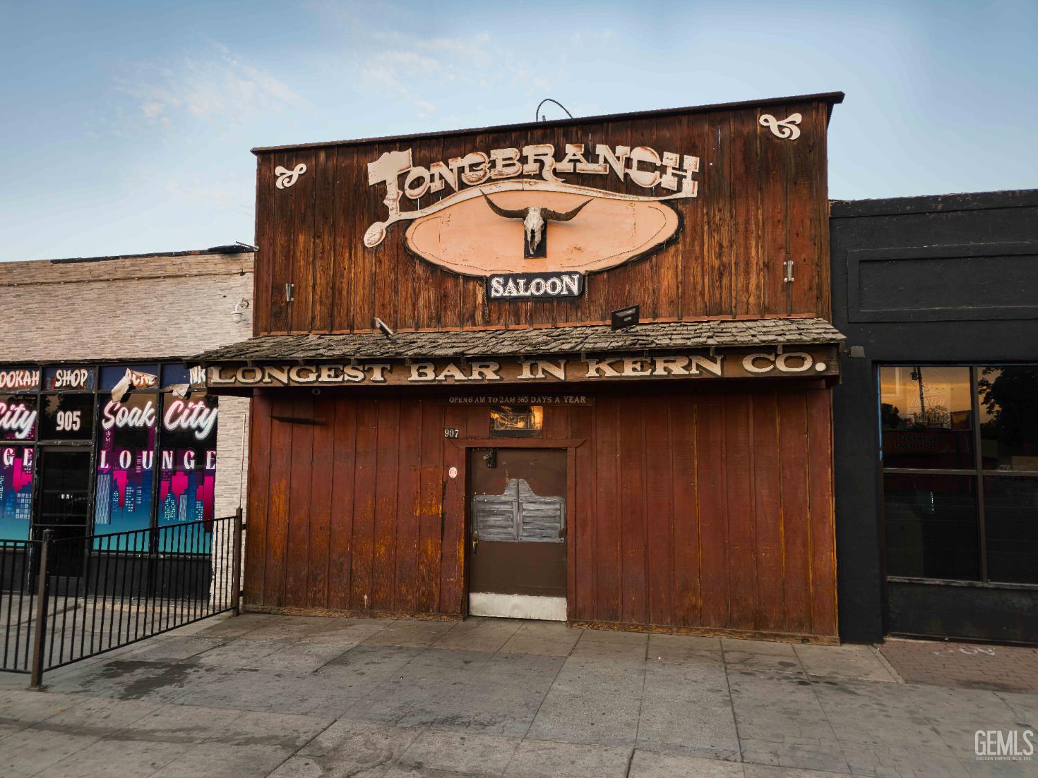 907 N Chester Avenue — photo 5