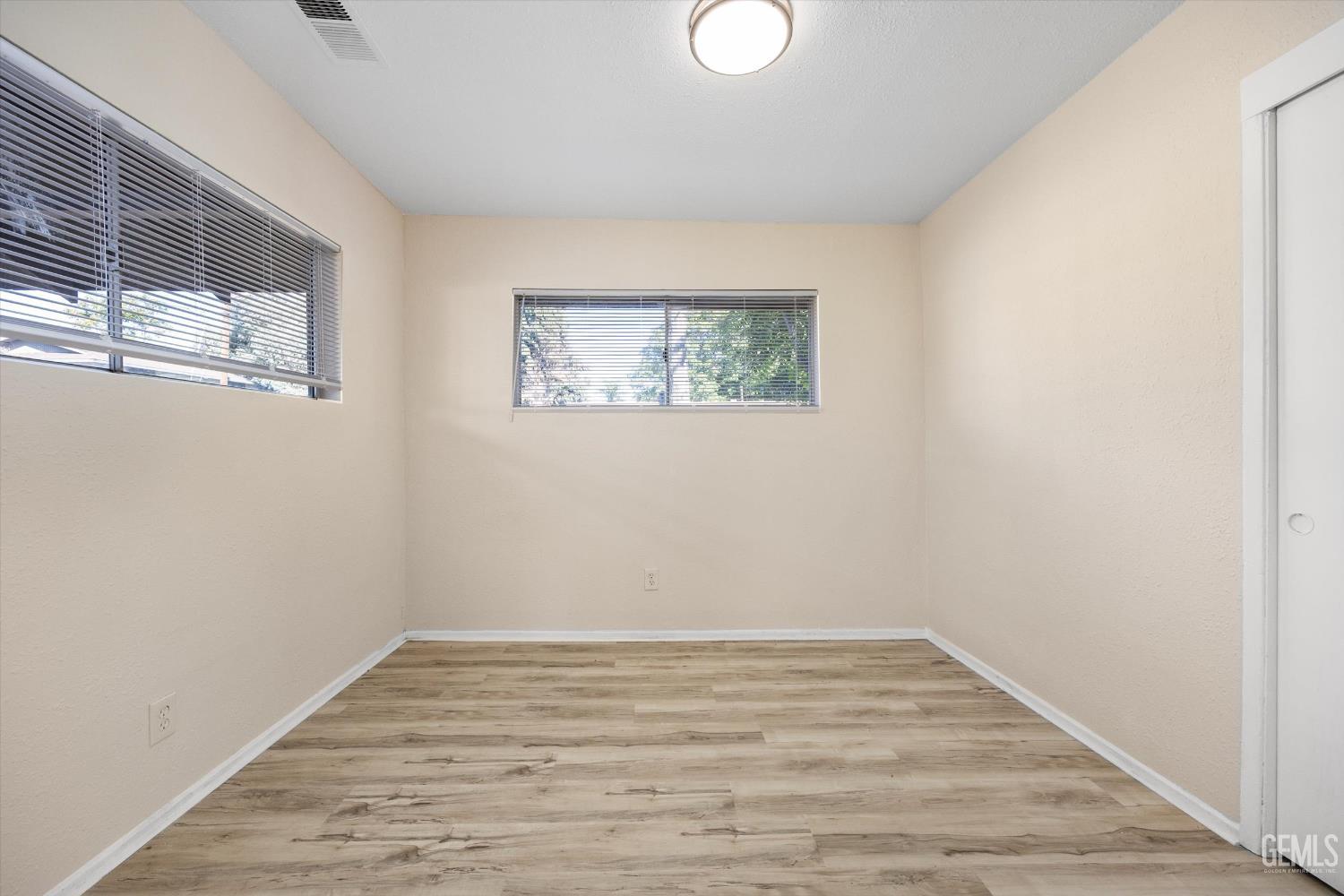 109 Hughes Avenue — photo 24