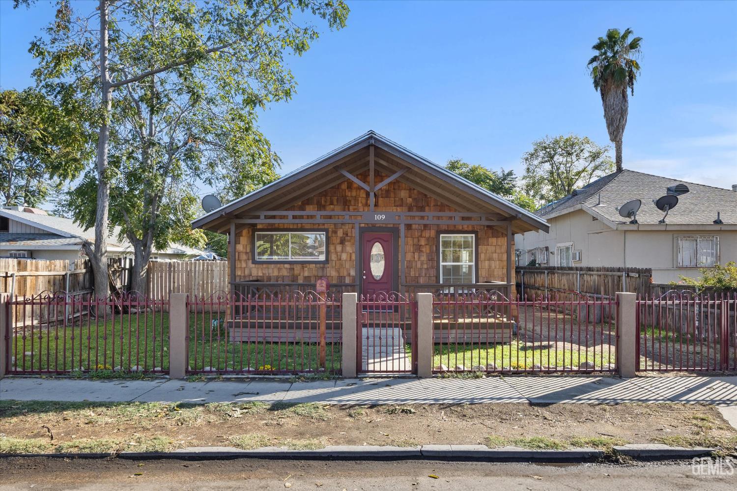 109 Hughes Avenue — photo 5