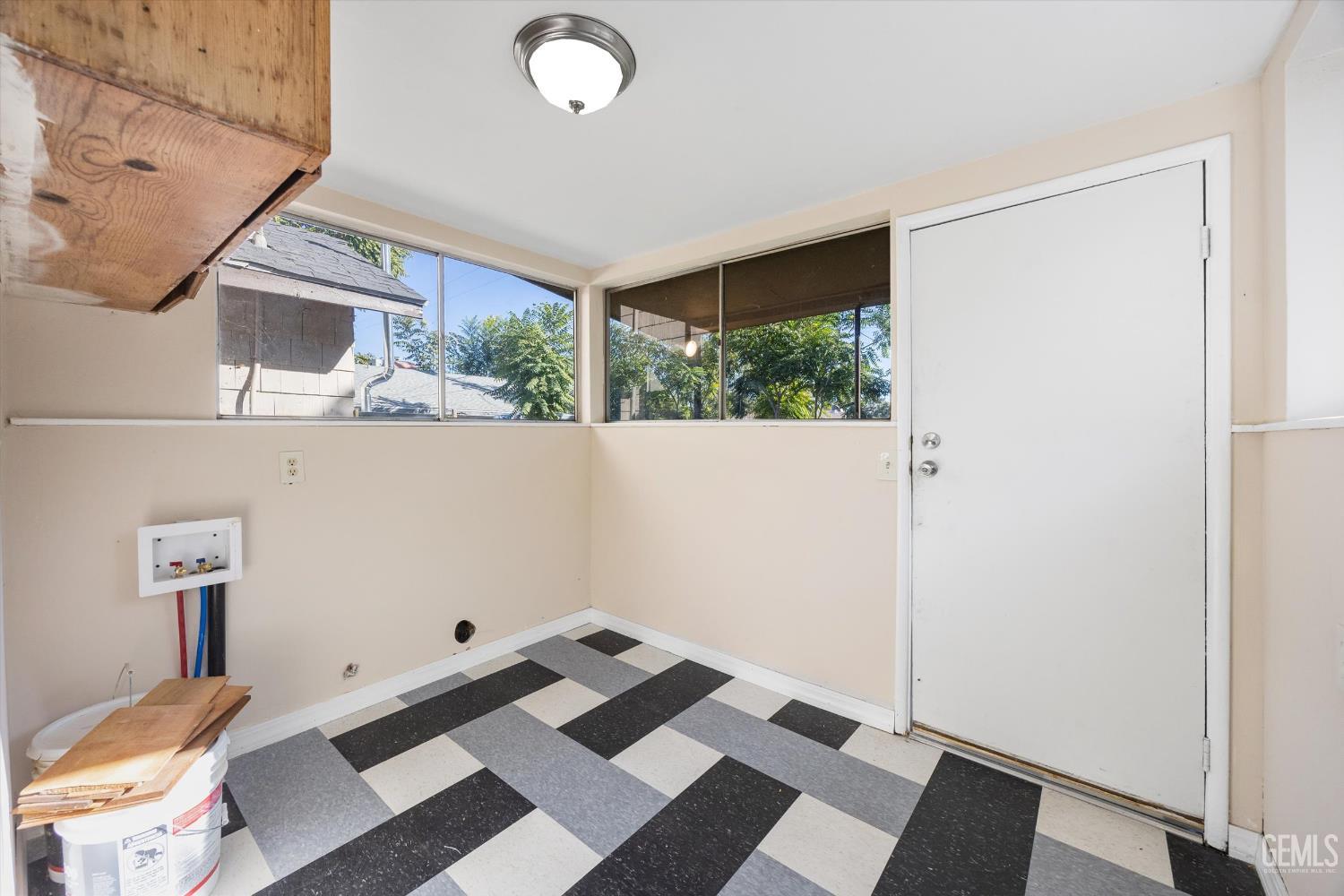 109 Hughes Avenue — photo 25