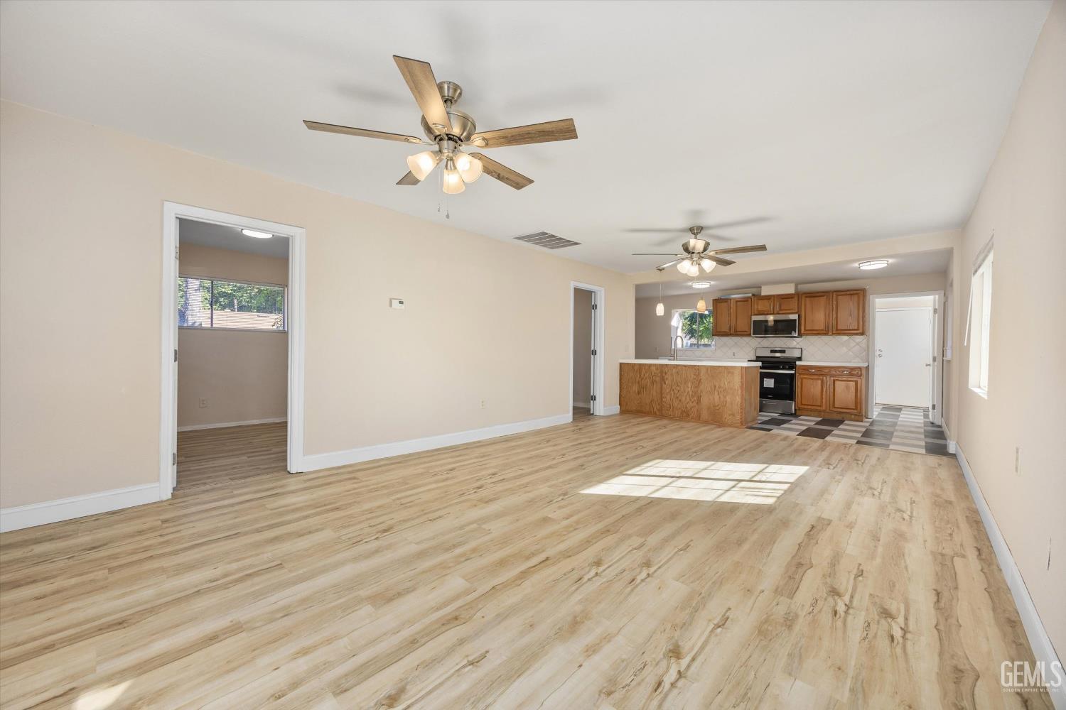 109 Hughes Avenue — photo 10