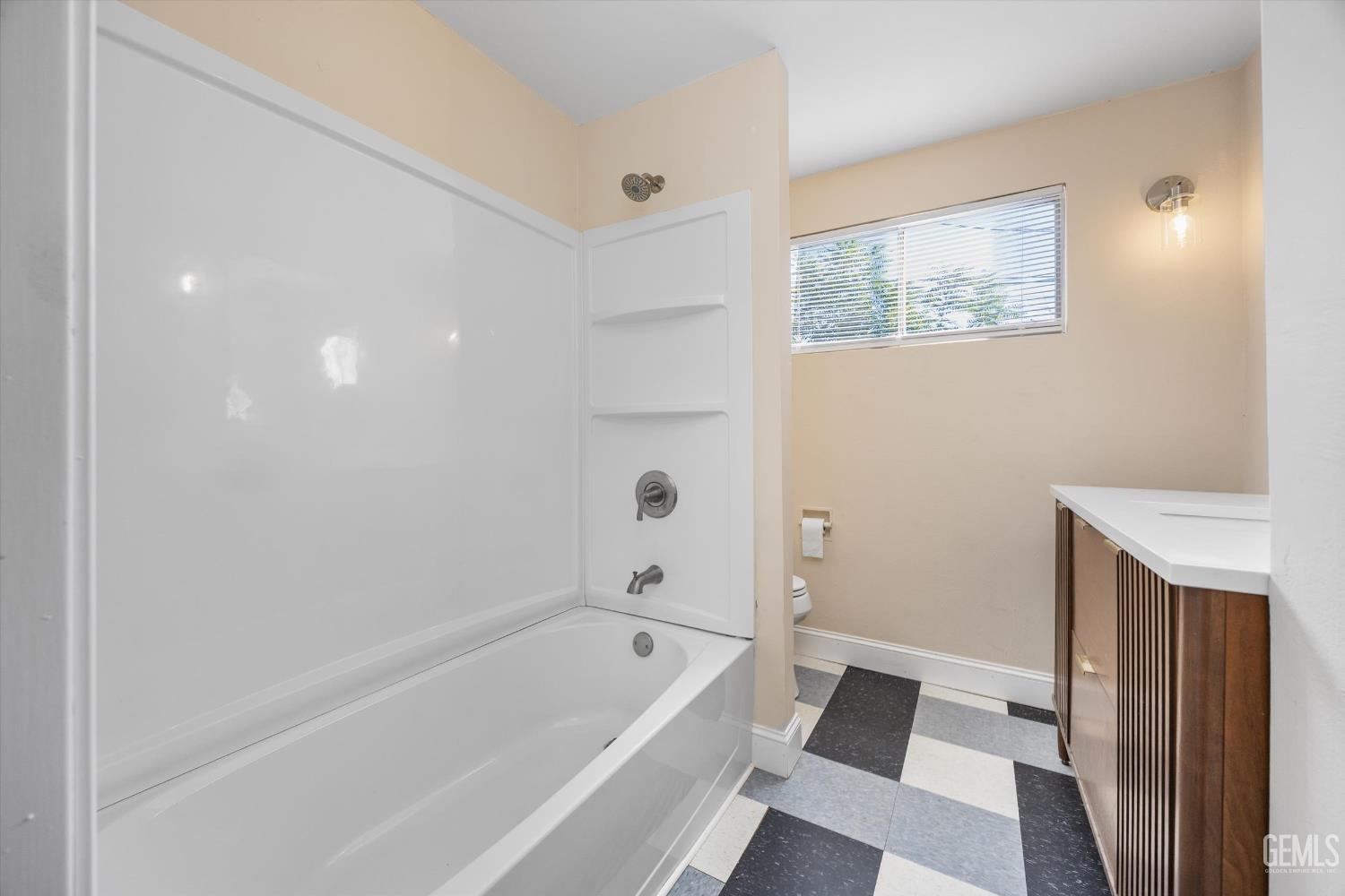 109 Hughes Avenue — photo 21