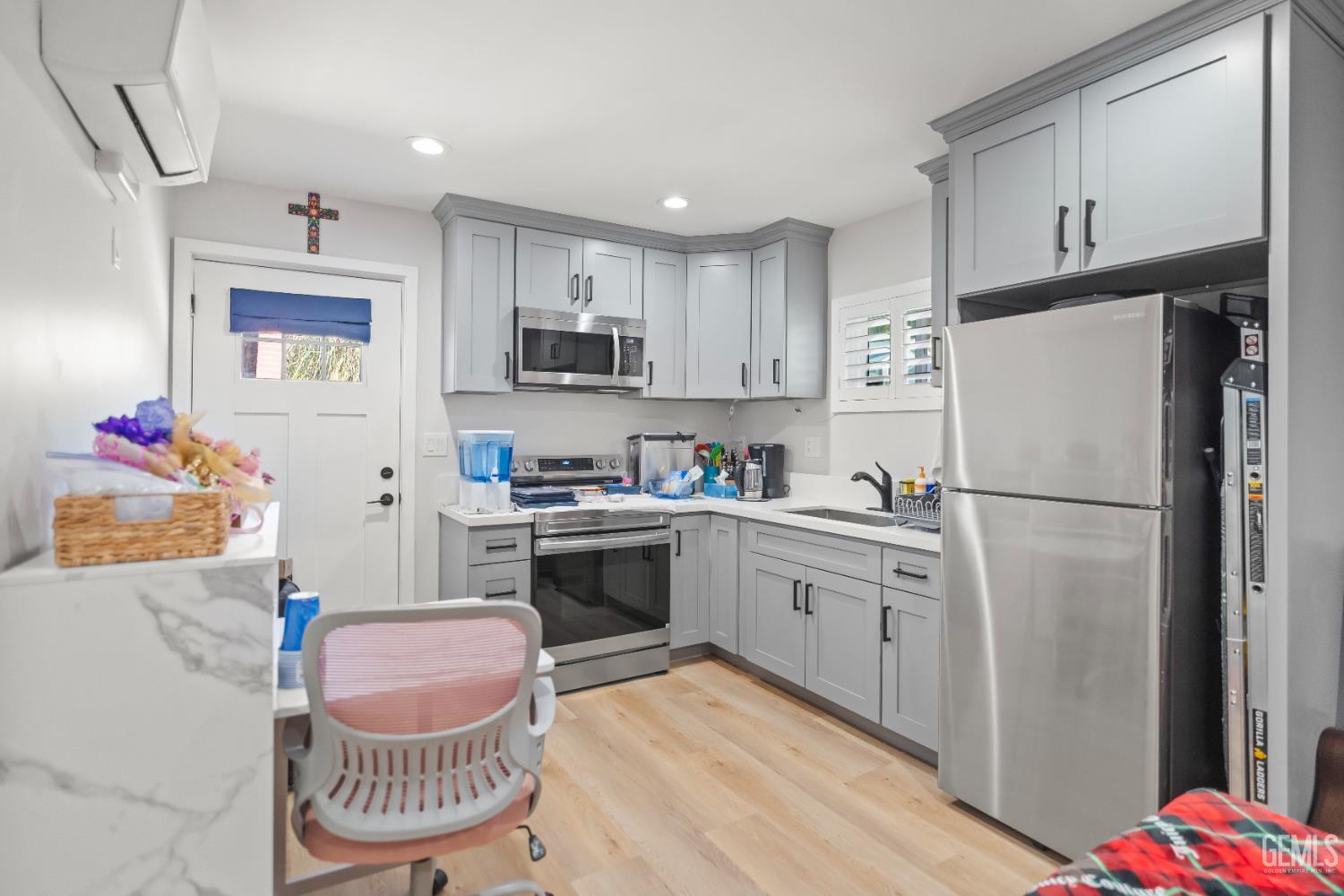 27829 Carnegie Avenue, Santa Clarita, CA 91350 — photo 32