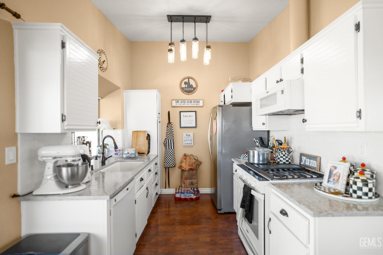 27829 Carnegie Avenue, Santa Clarita, CA 91350 — photo 18