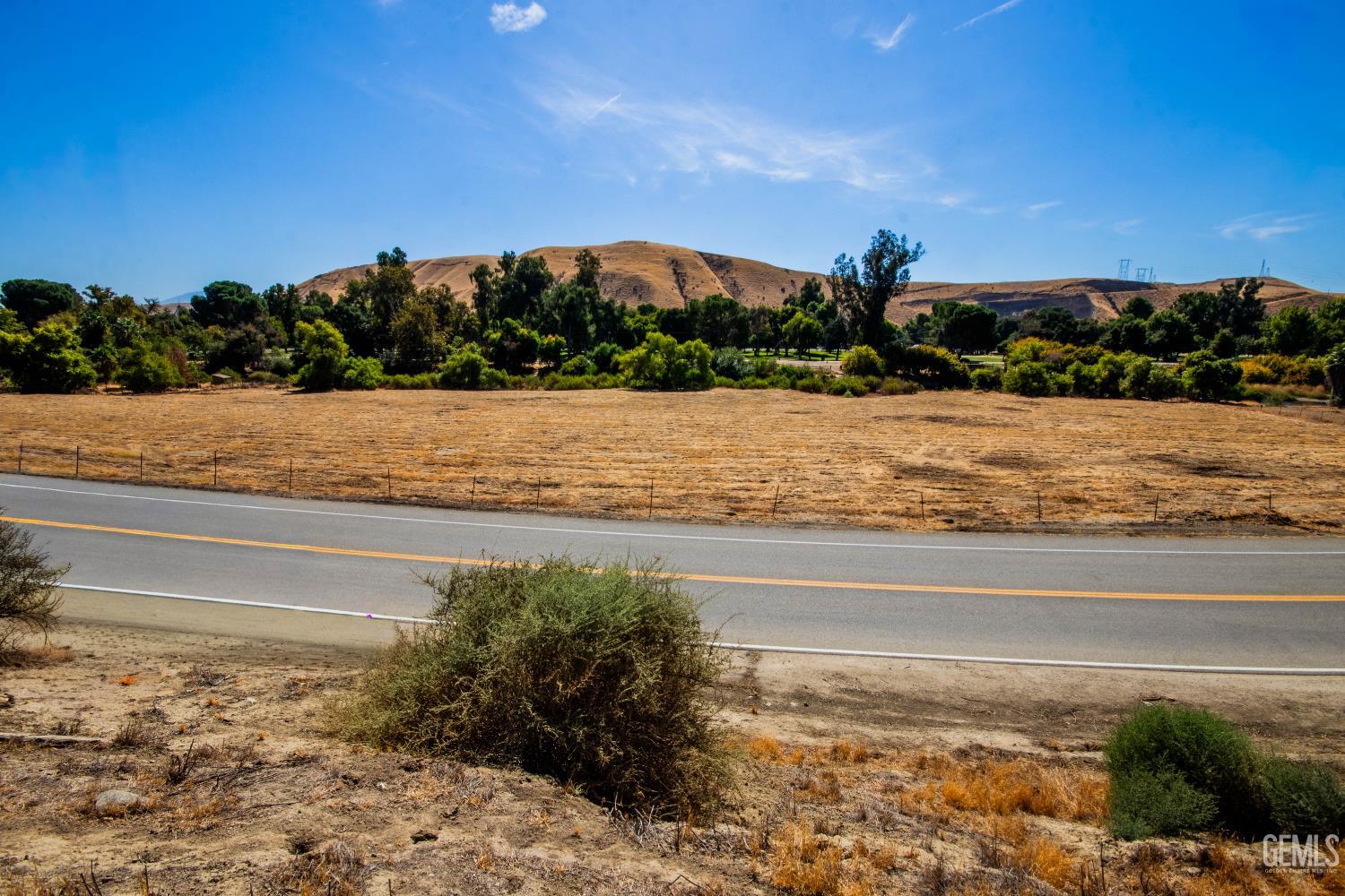 Round Mountain Road — photo 13