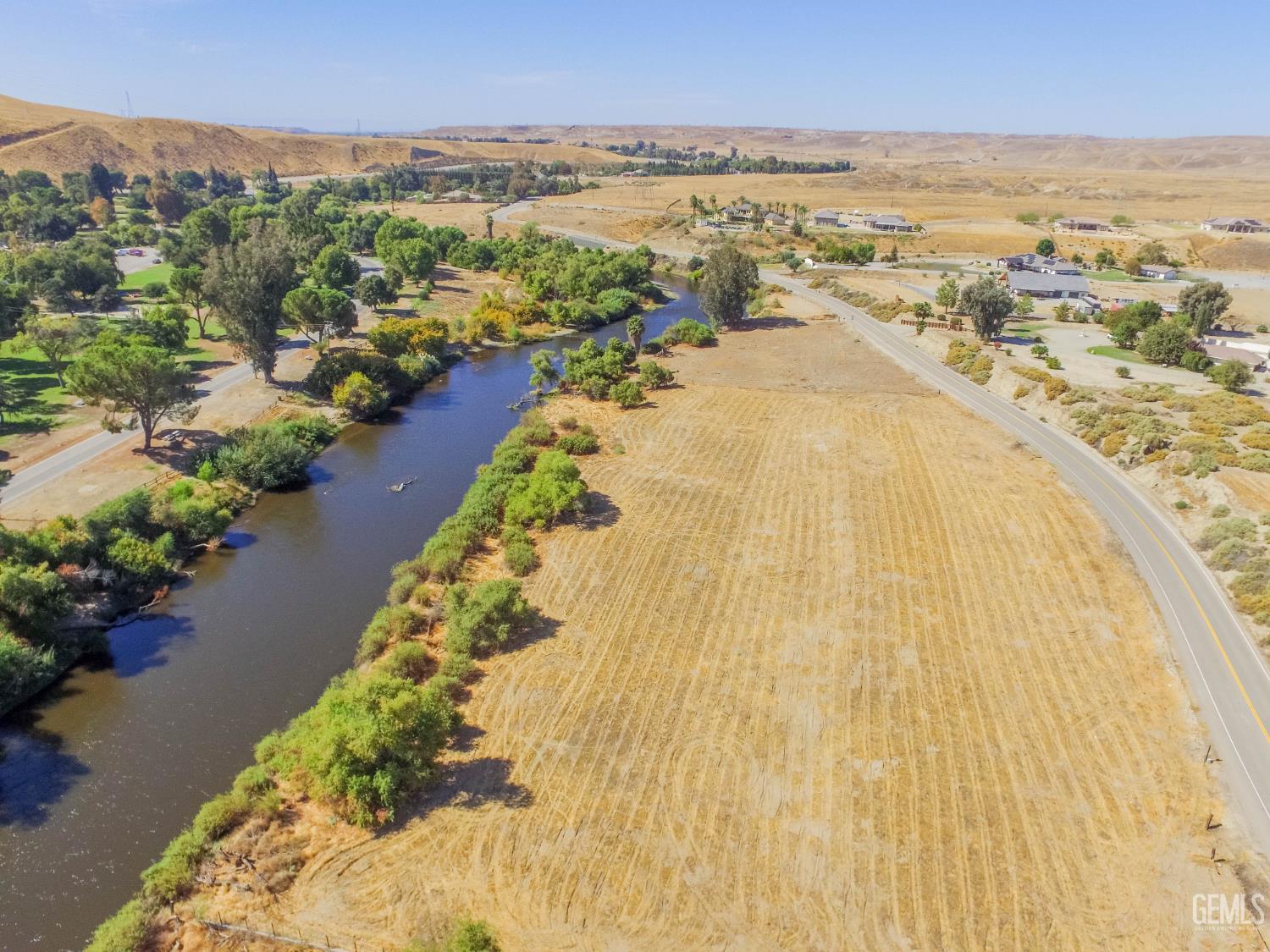 Round Mountain Road — photo 5