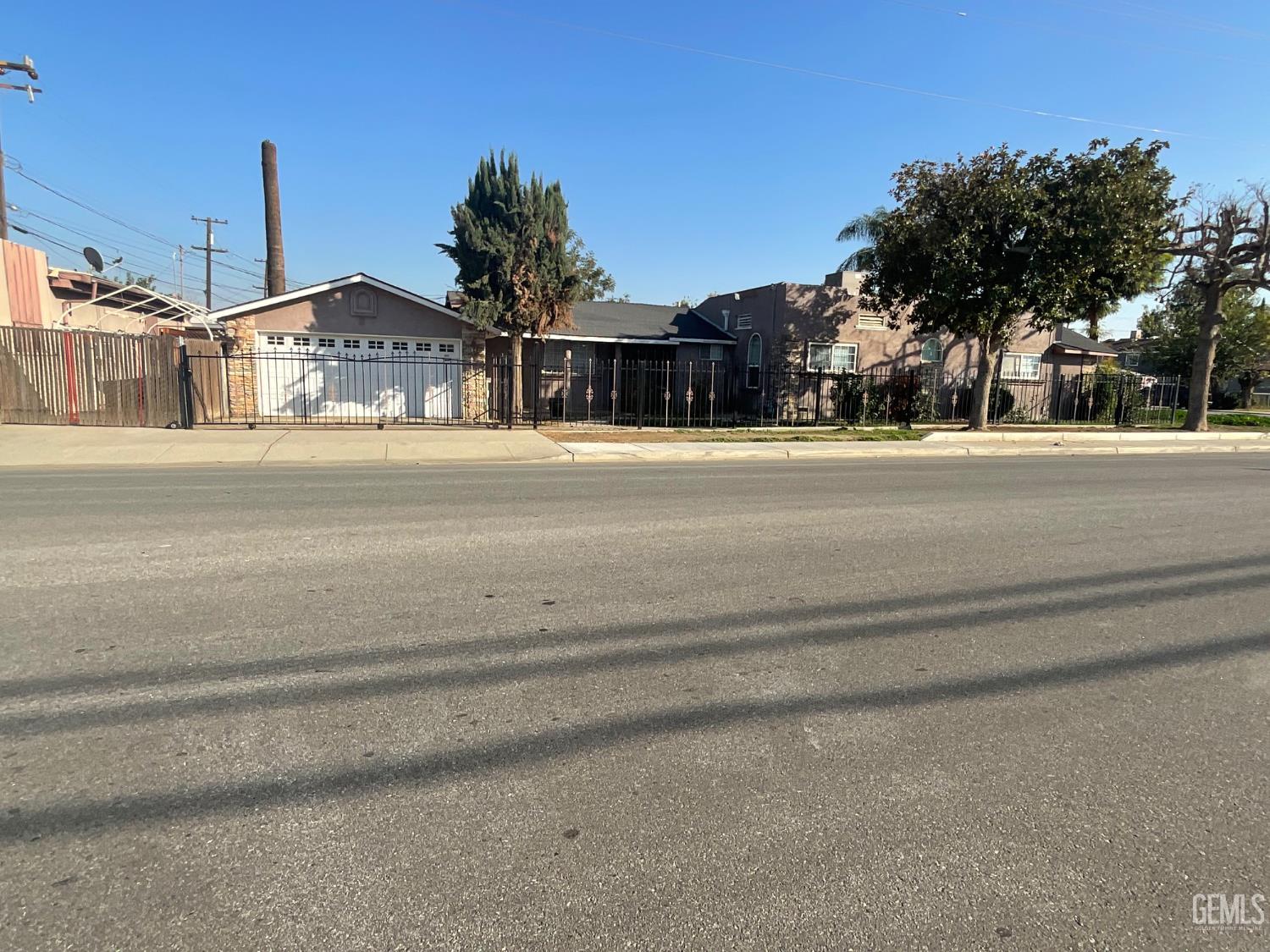 1302 E 19th Street — photo 3