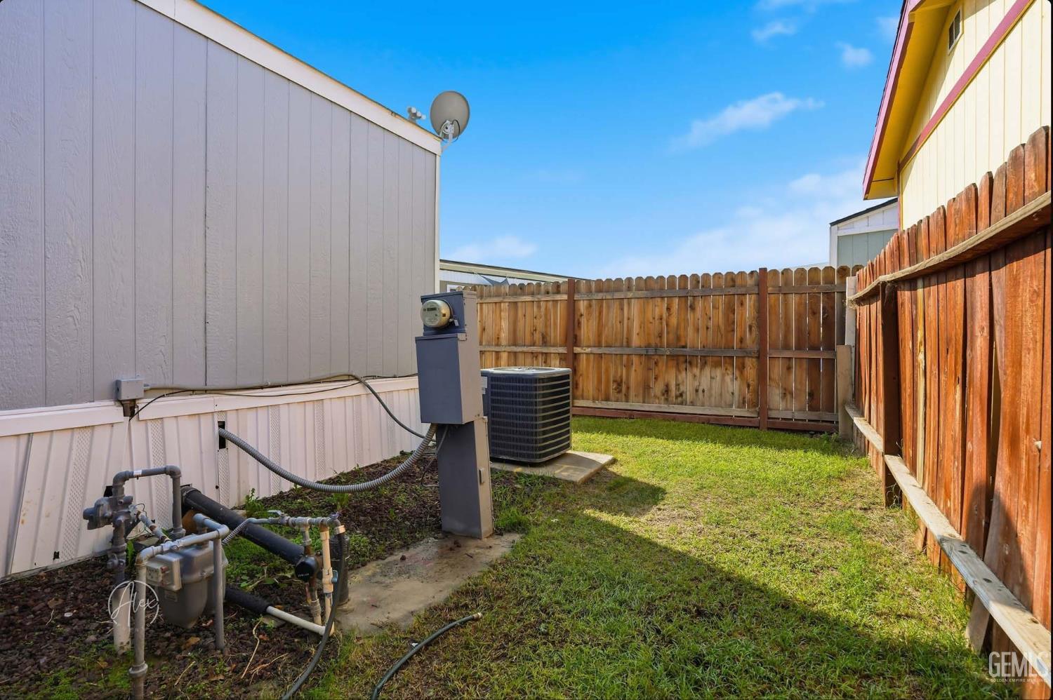 6601 Eucalyptus Drive — photo 17