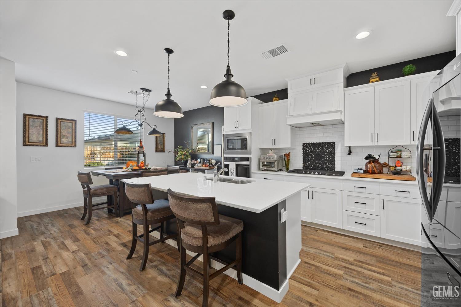 7600 Emerald Green Avenue — photo 14