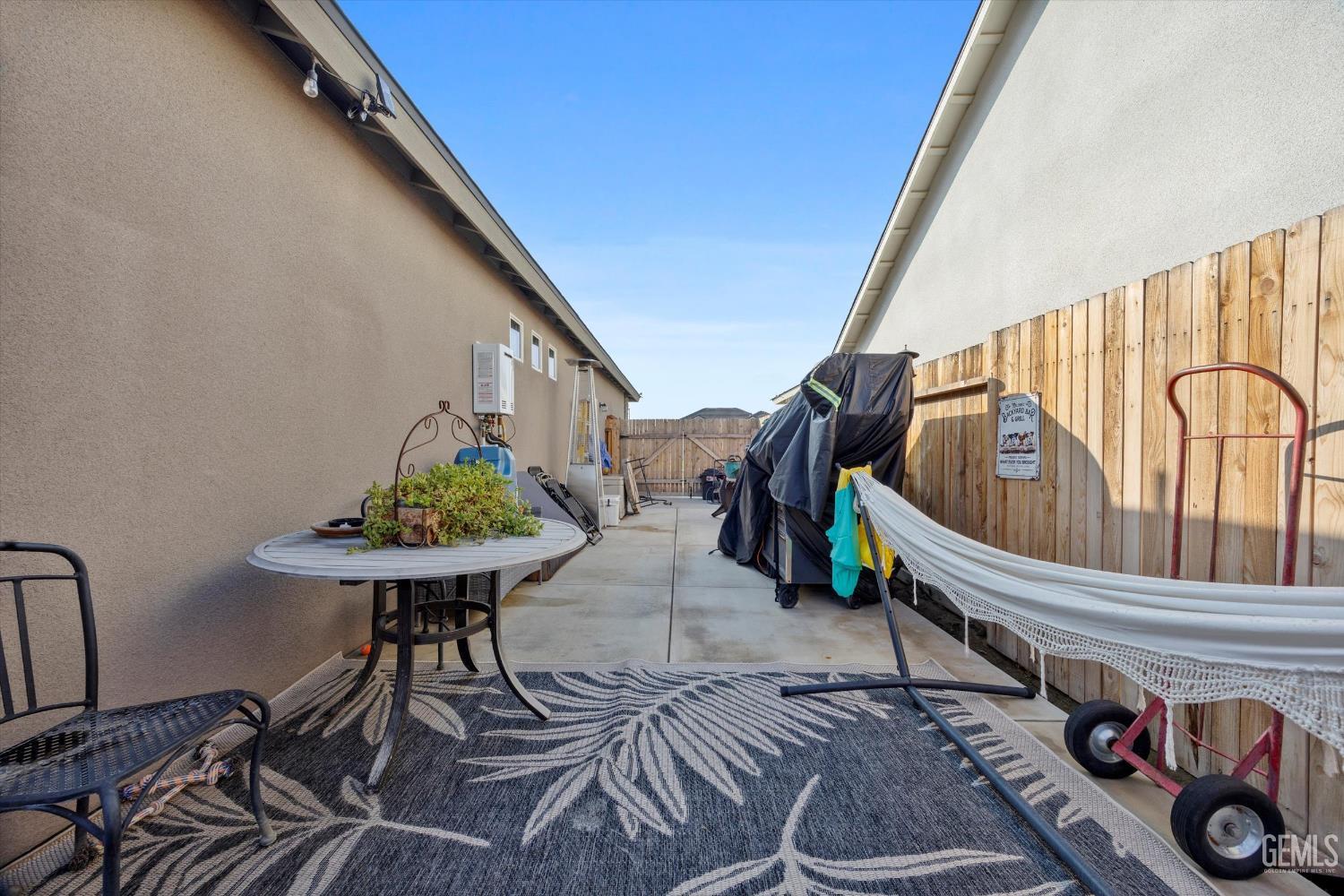 7600 Emerald Green Avenue — photo 40