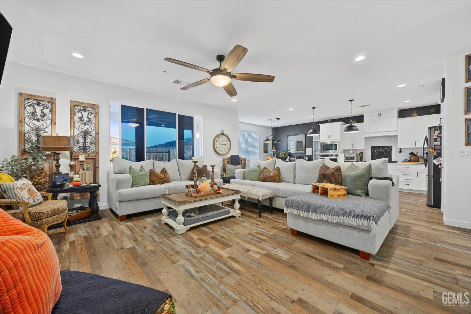 7600 Emerald Green Avenue — photo 10