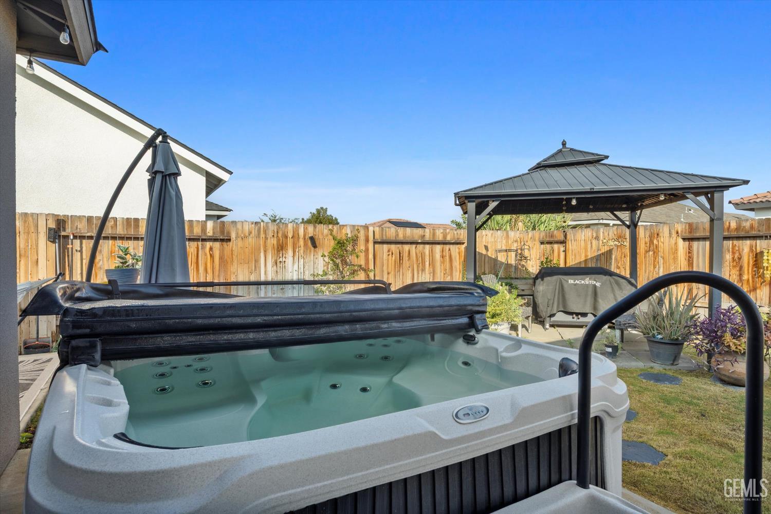 7600 Emerald Green Avenue — photo 38