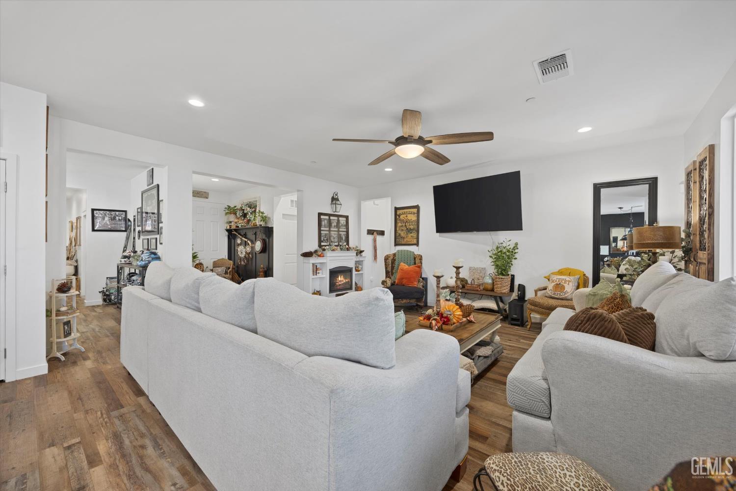 7600 Emerald Green Avenue — photo 13