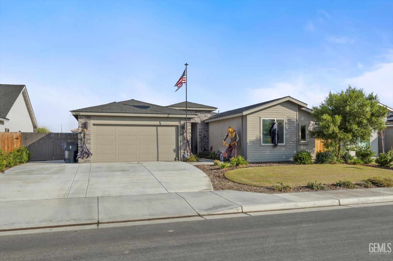 7600 Emerald Green Avenue — photo 5