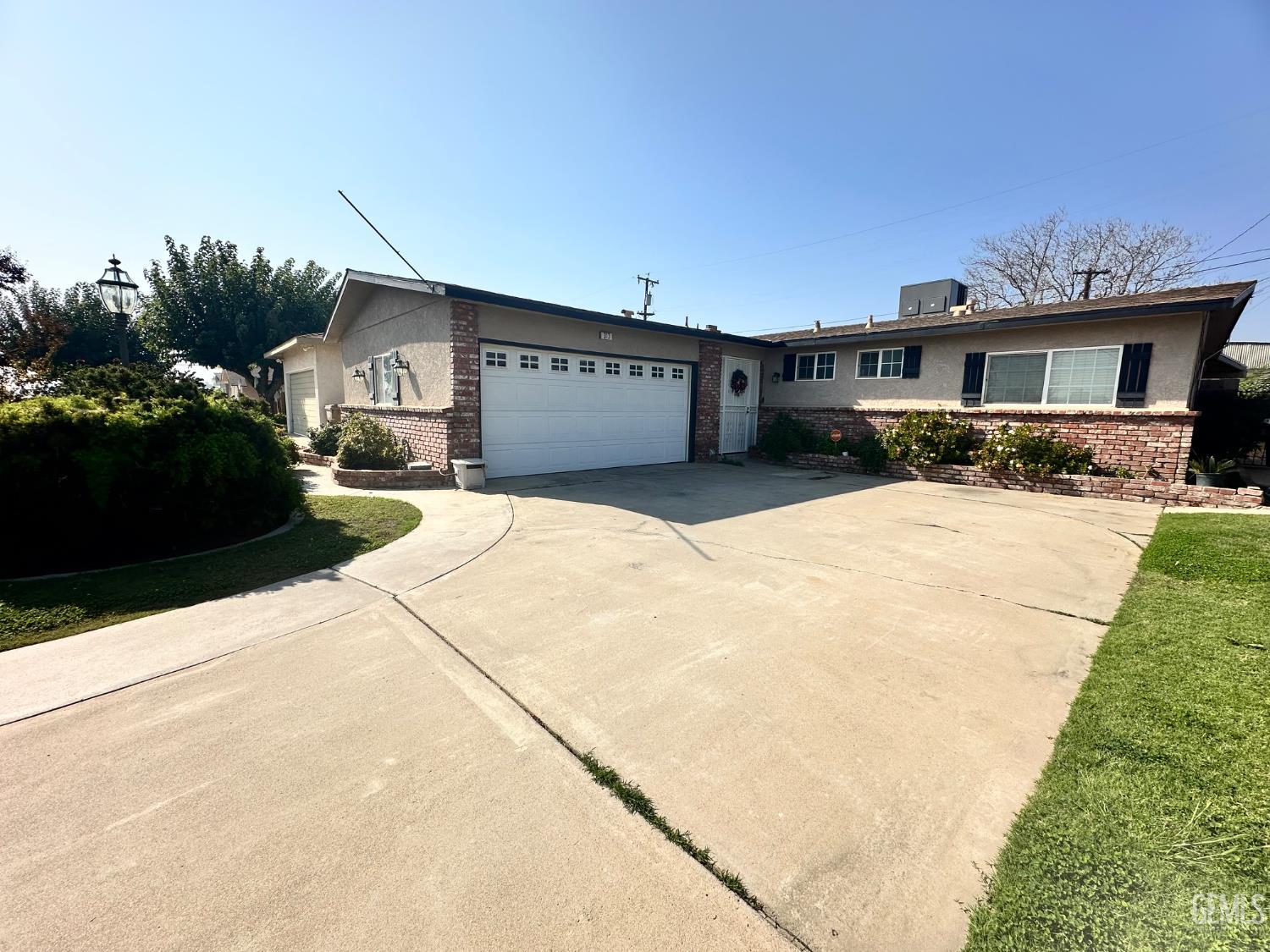 Photo of 313 Sanford Drive, Bakersfield, CA 93308