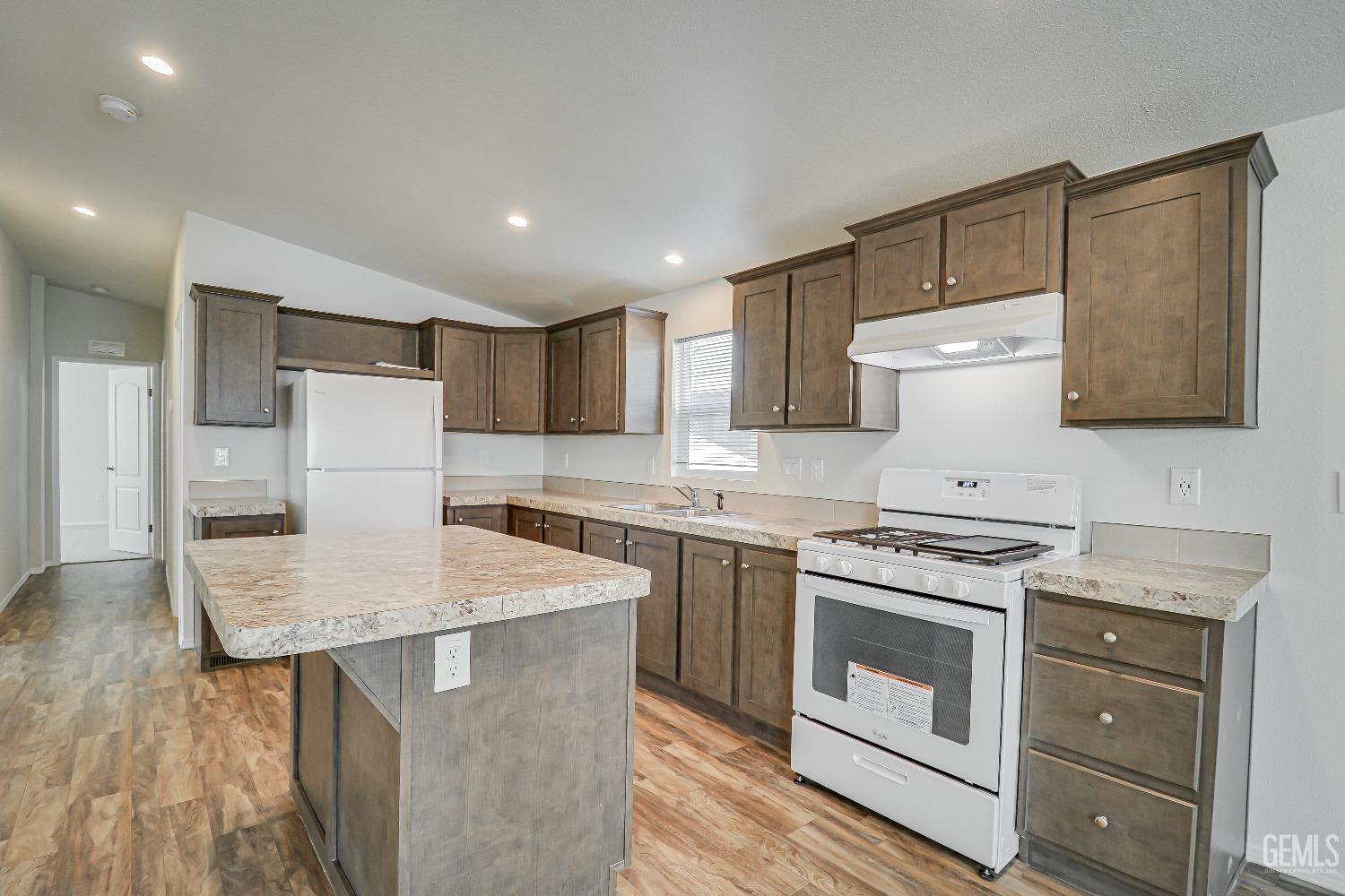 14035 Rosedale Highway — photo 14