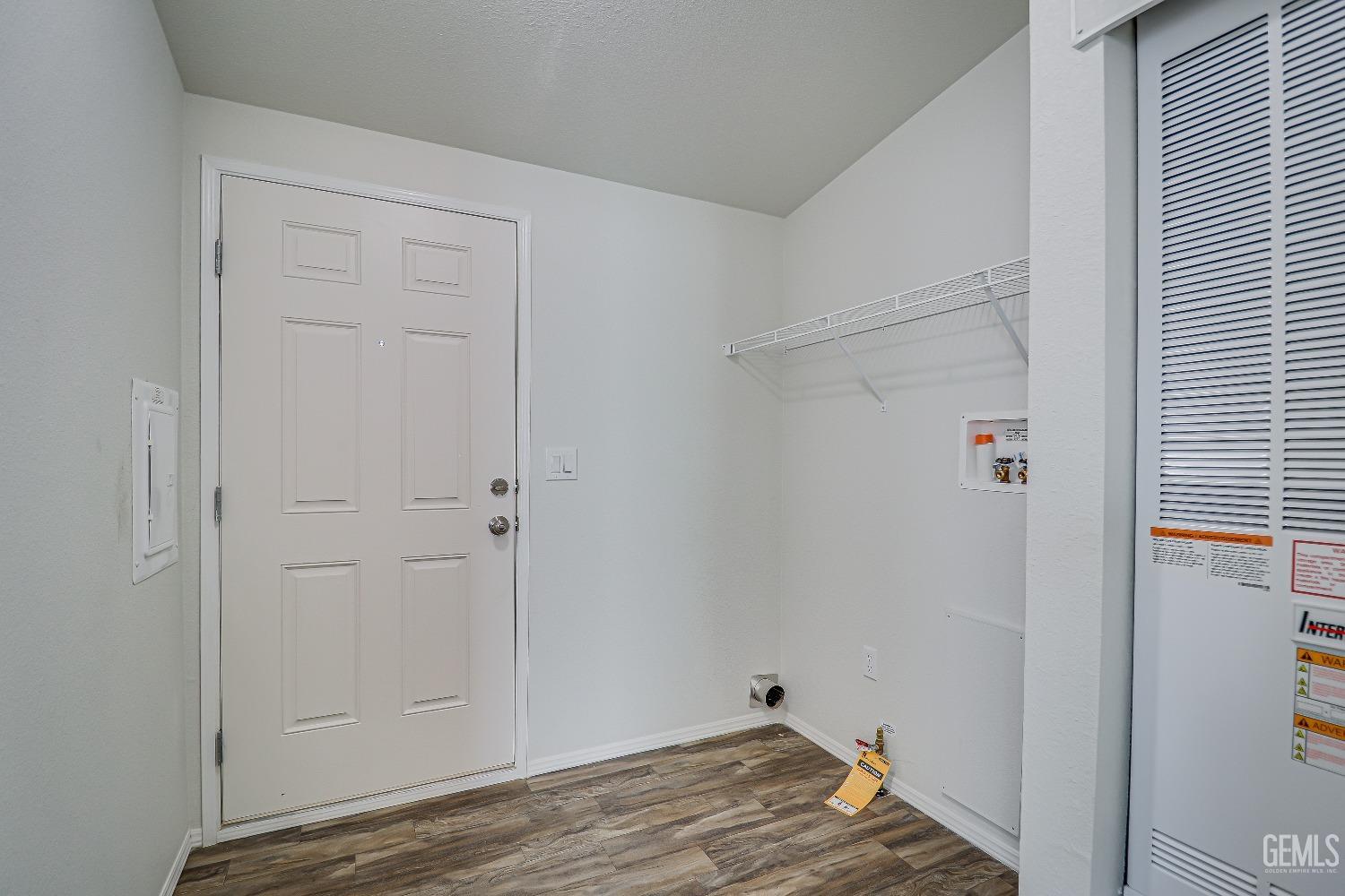 14035 Rosedale Highway — photo 12