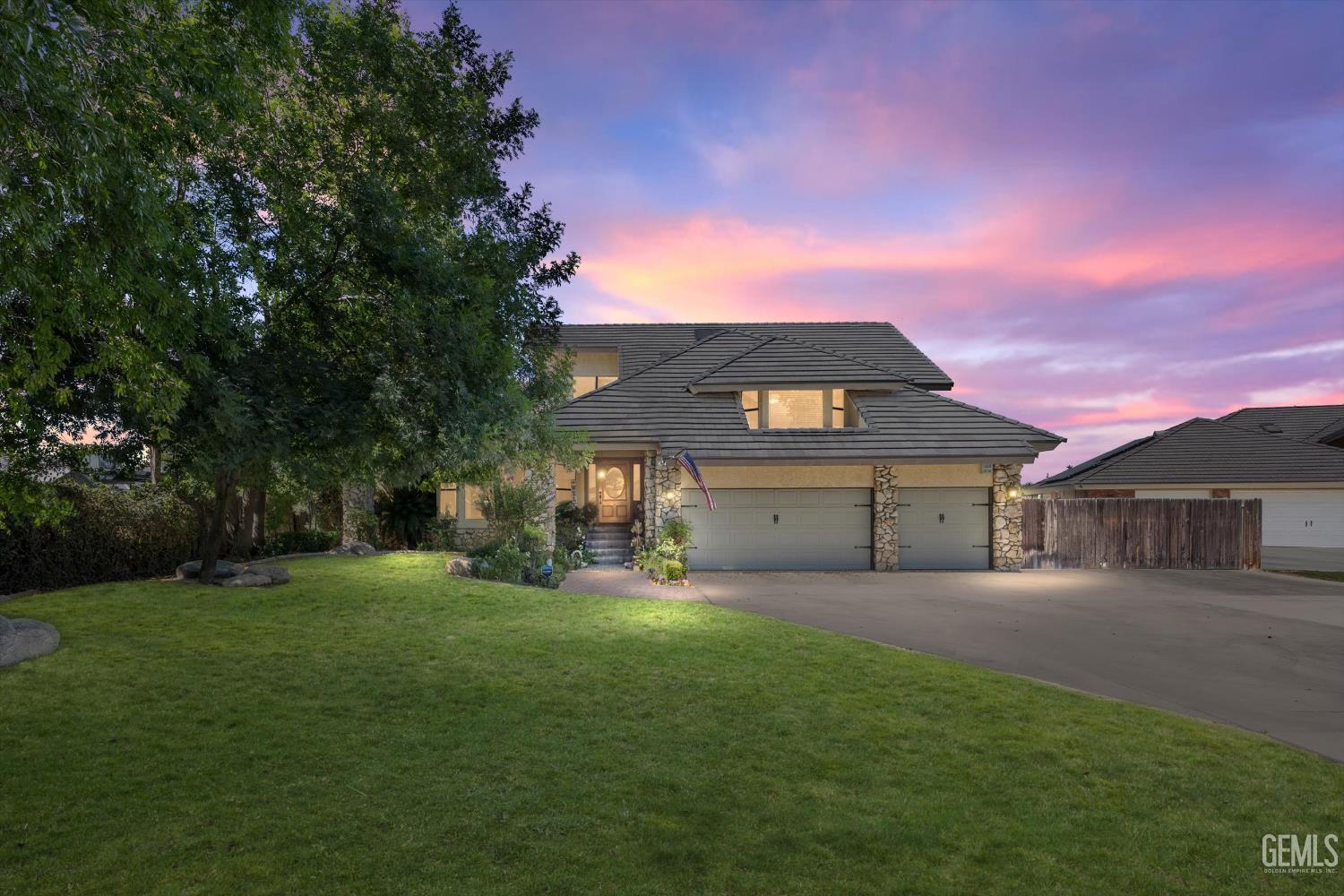 Photo of 6600 Audene Way, Bakersfield, CA 93308