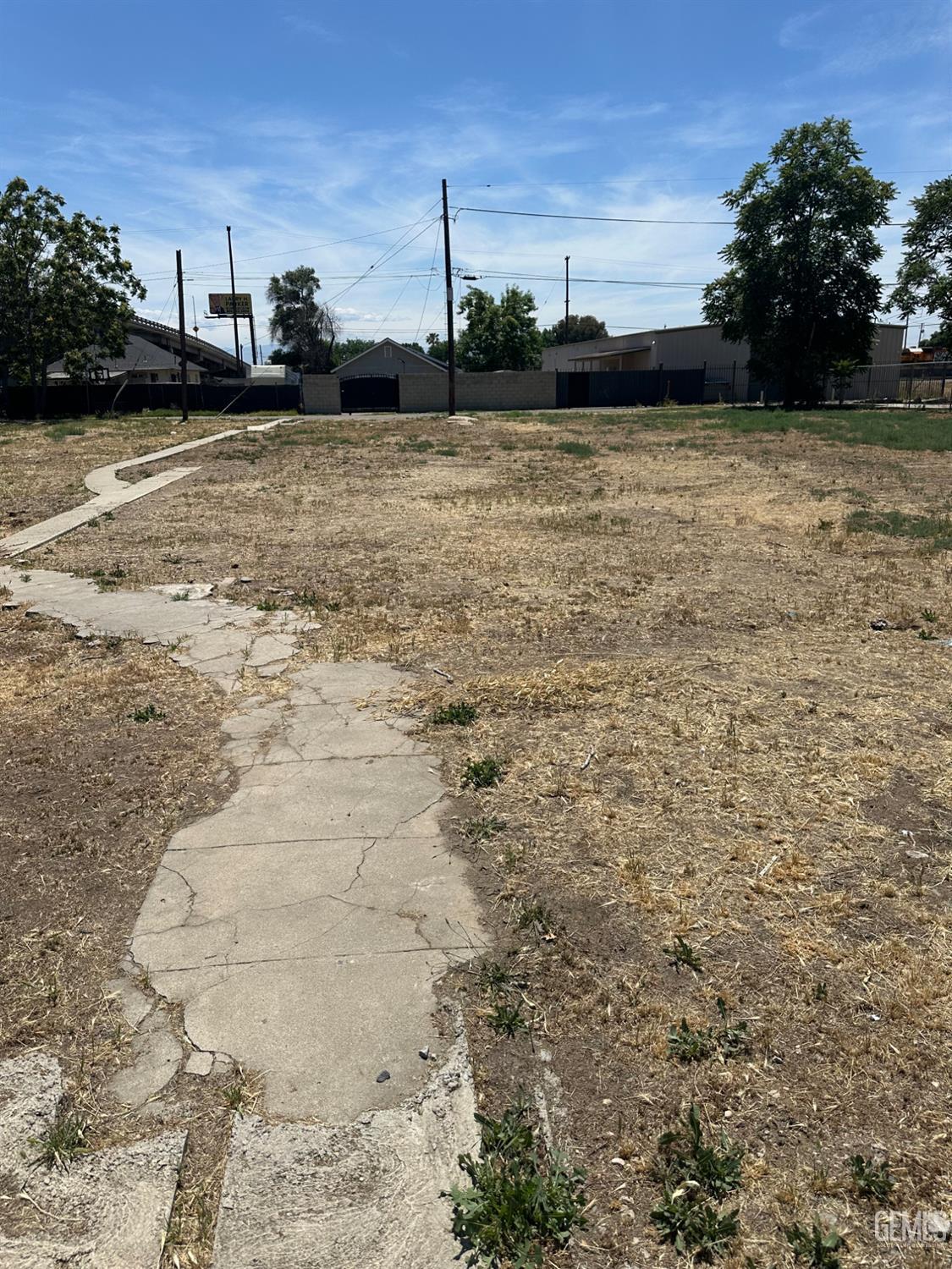 821 E Kentucky Street — photo 3