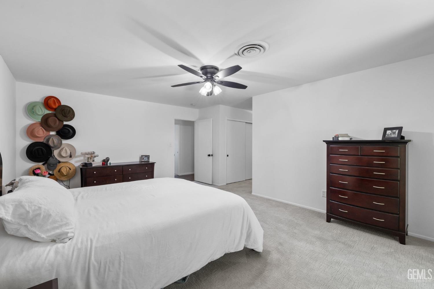2513 Elm Street — photo 44