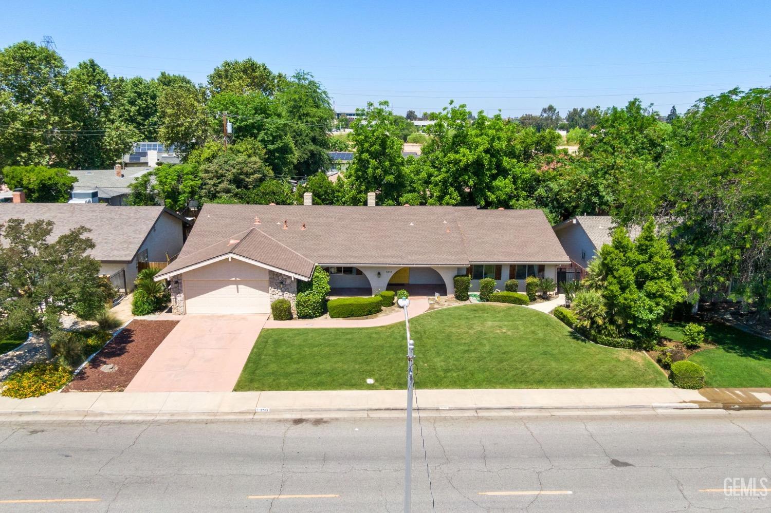 2513 Elm Street — photo 3