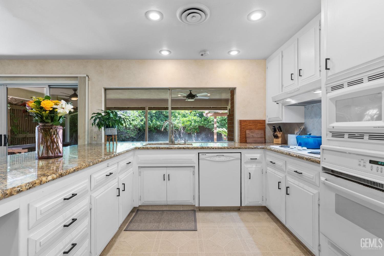 2513 Elm Street — photo 30