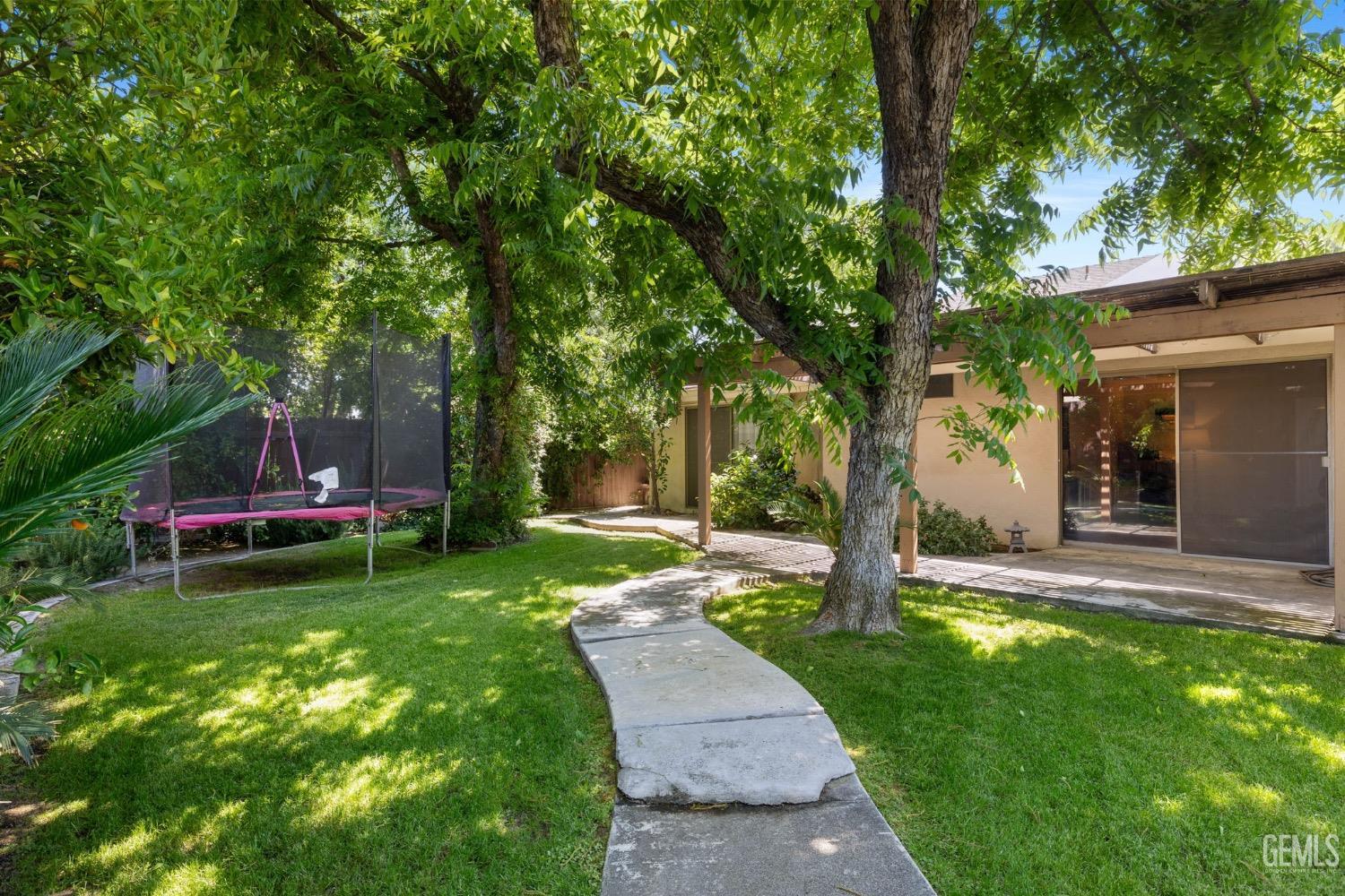 2513 Elm Street — photo 64