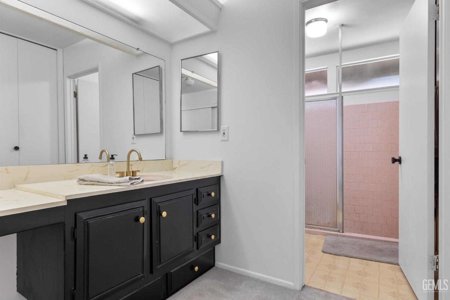 2513 Elm Street — photo 48