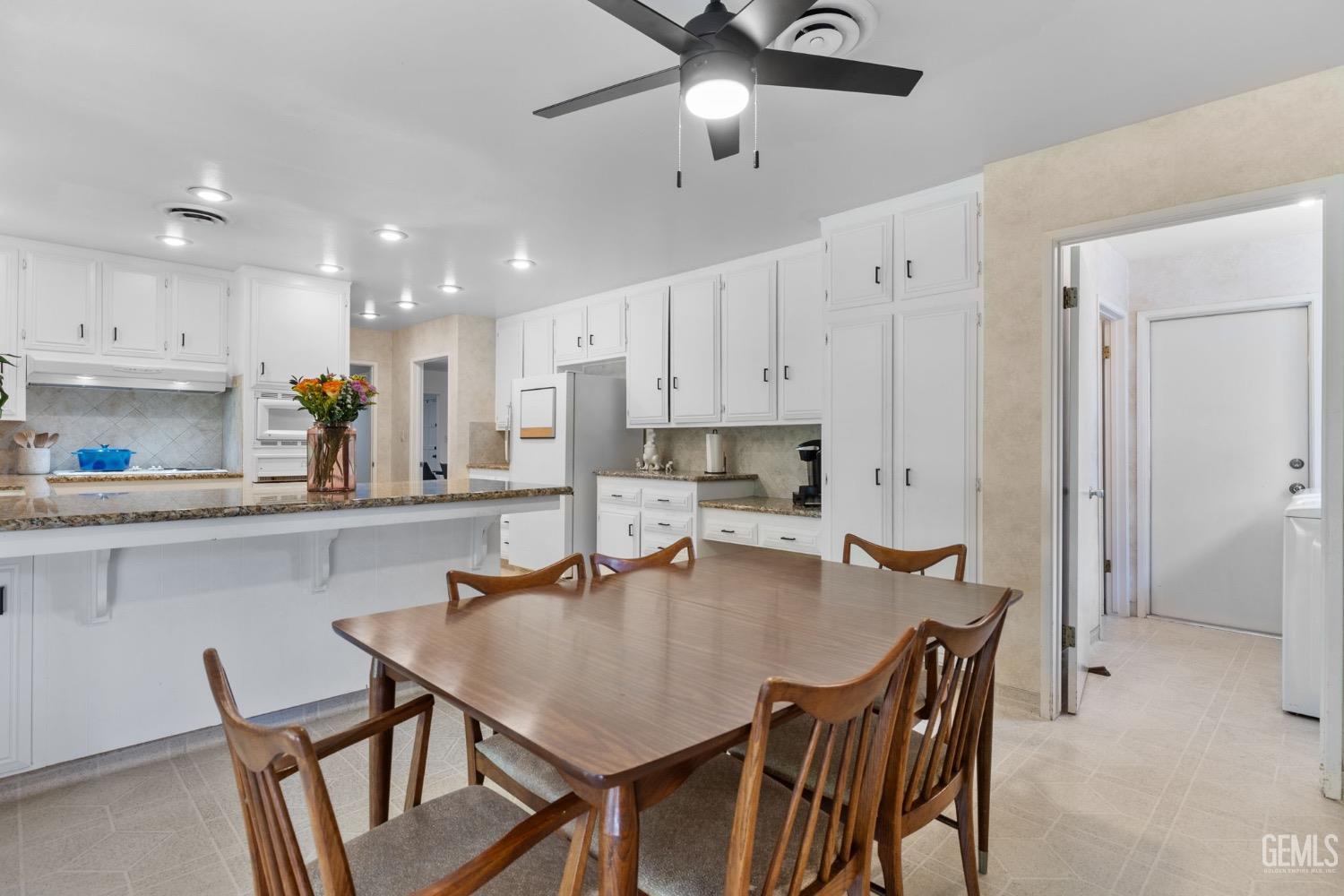 2513 Elm Street — photo 34