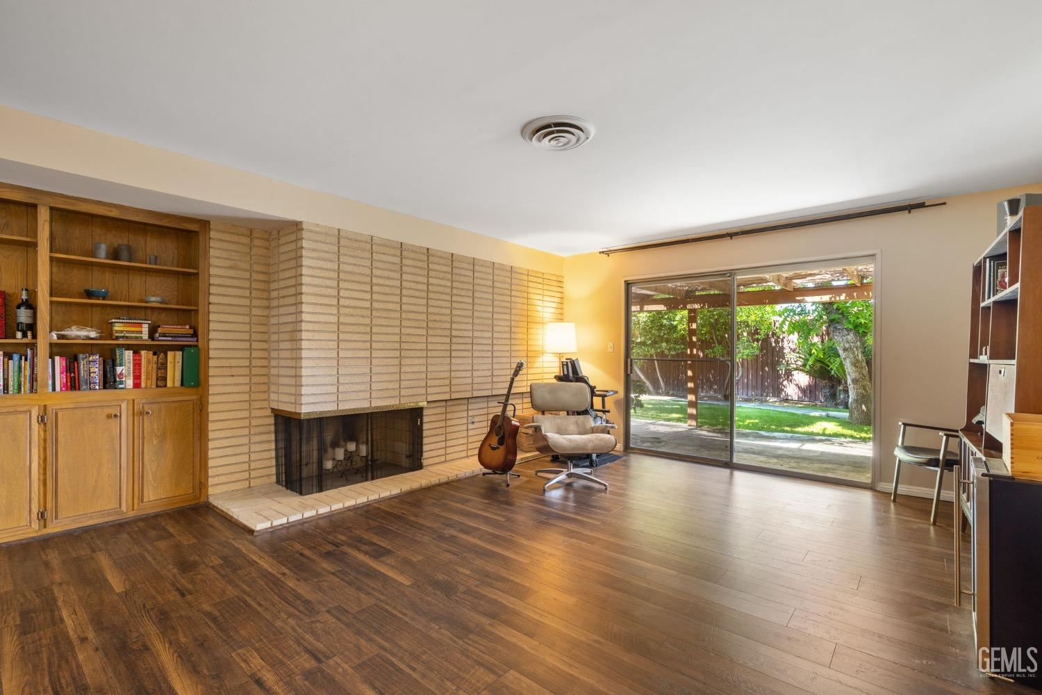 2513 Elm Street — photo 38