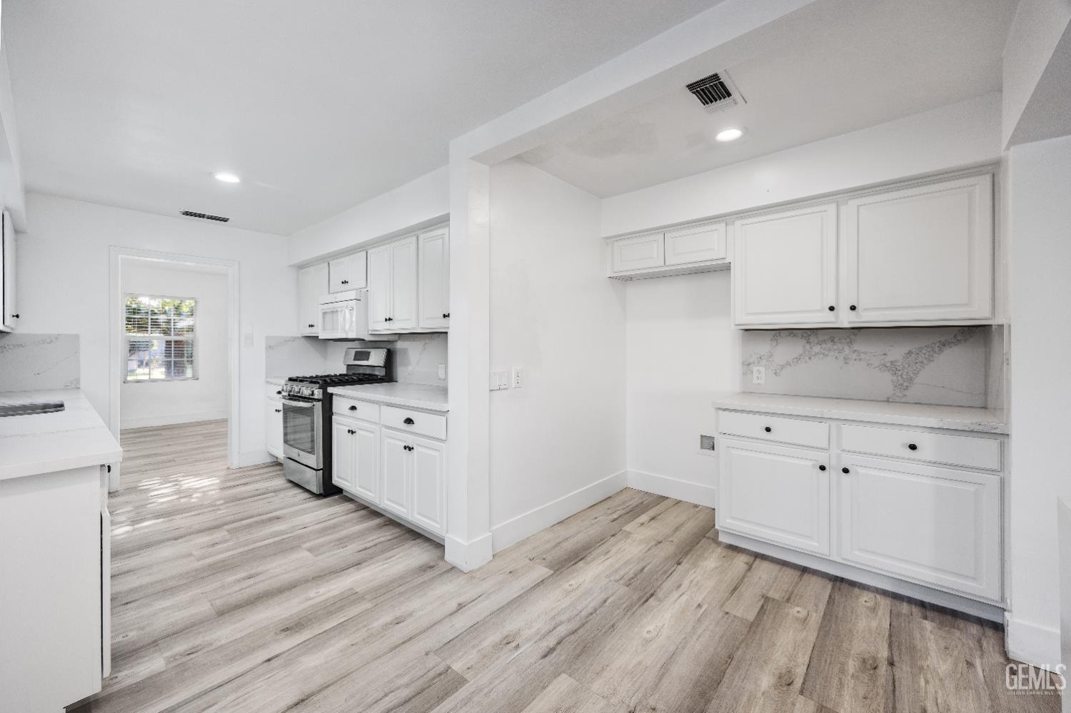 3028 Spruce Street — photo 16
