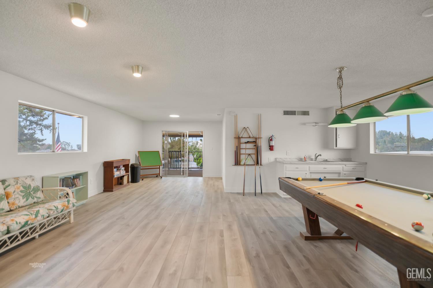 900 James Road — photo 31
