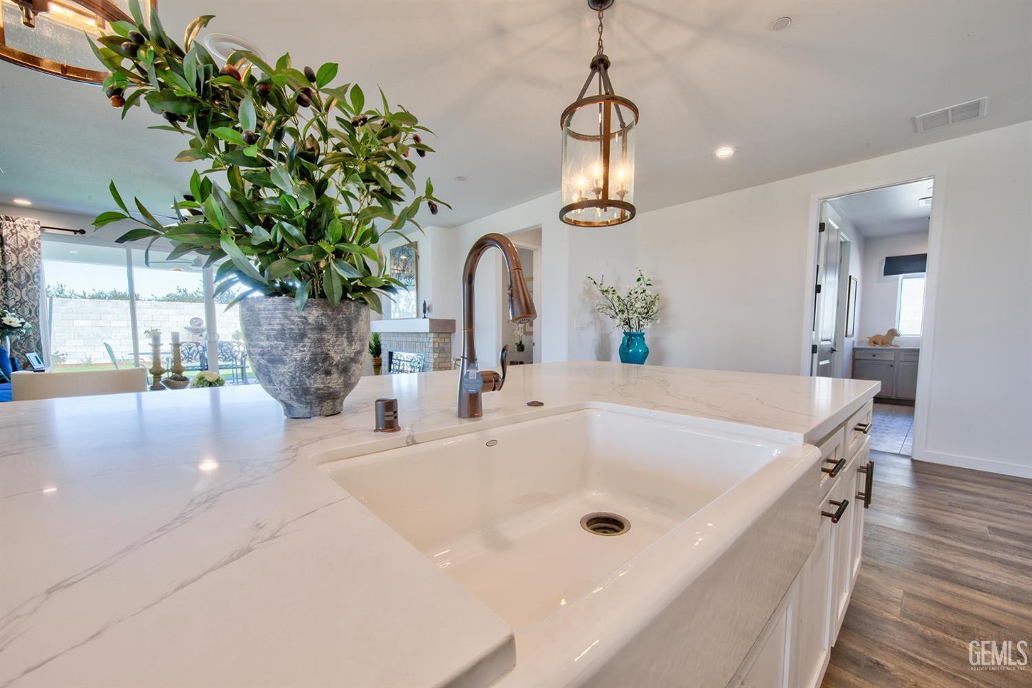 11001 Quentari Avenue — photo 5