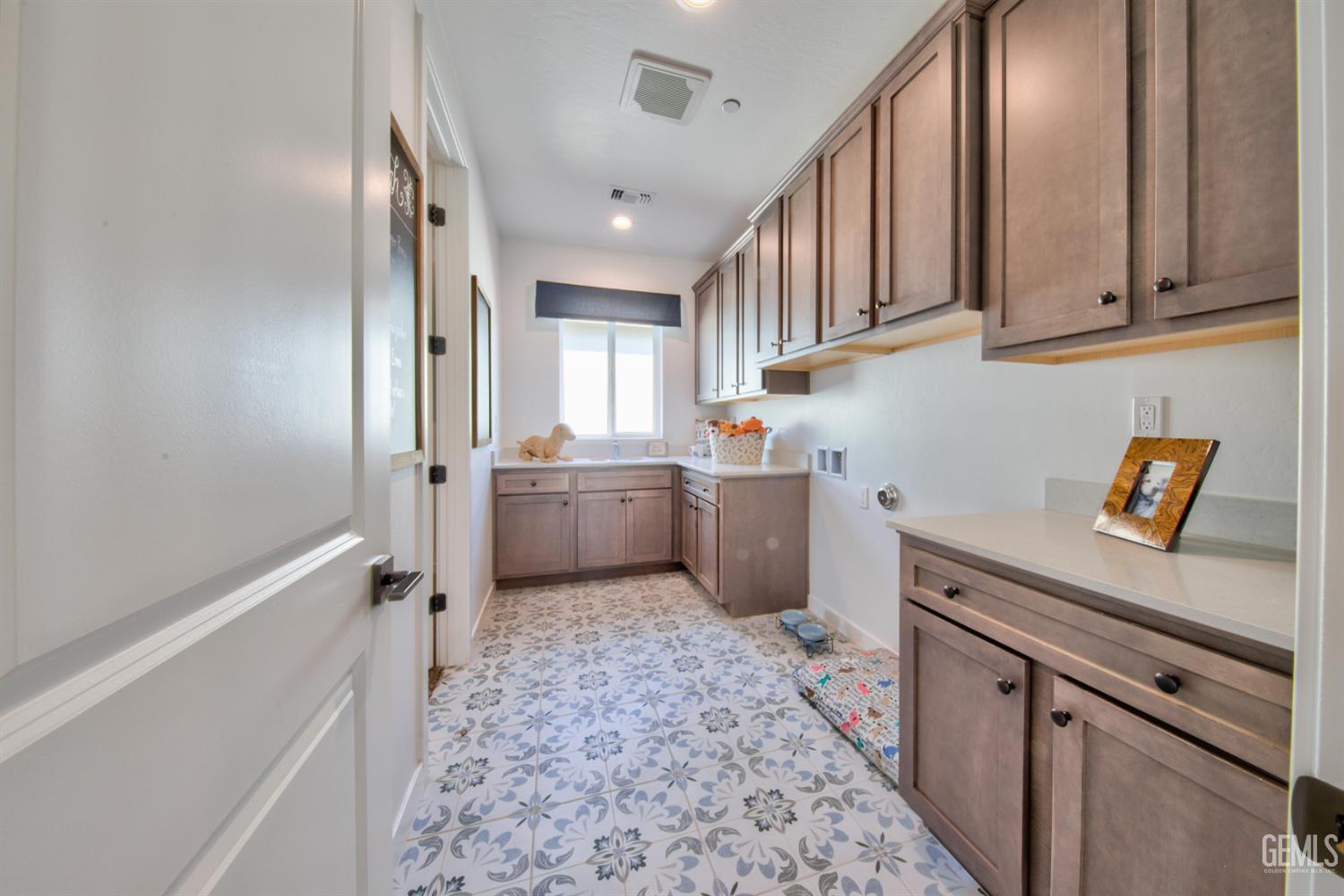 11001 Quentari Avenue — photo 11