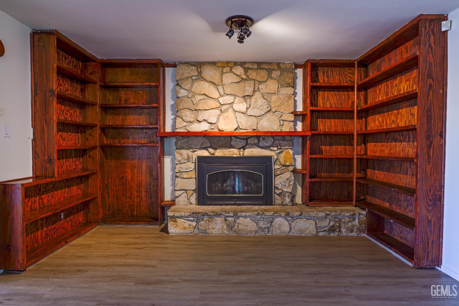 5909 Ashwood Street — photo 34
