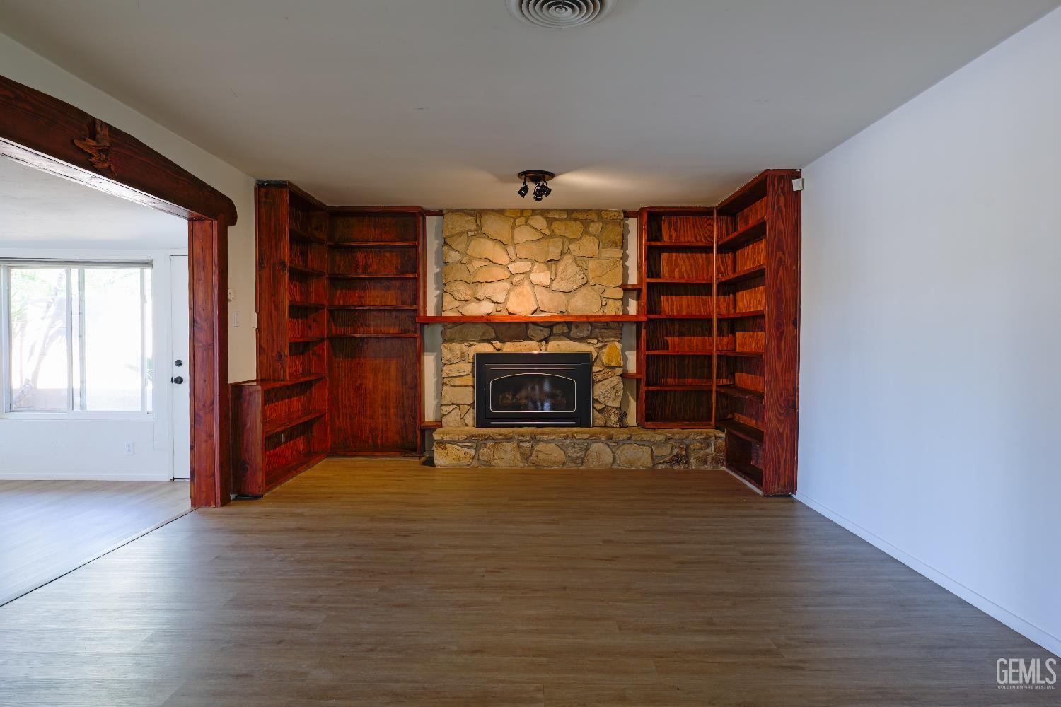 5909 Ashwood Street — photo 33