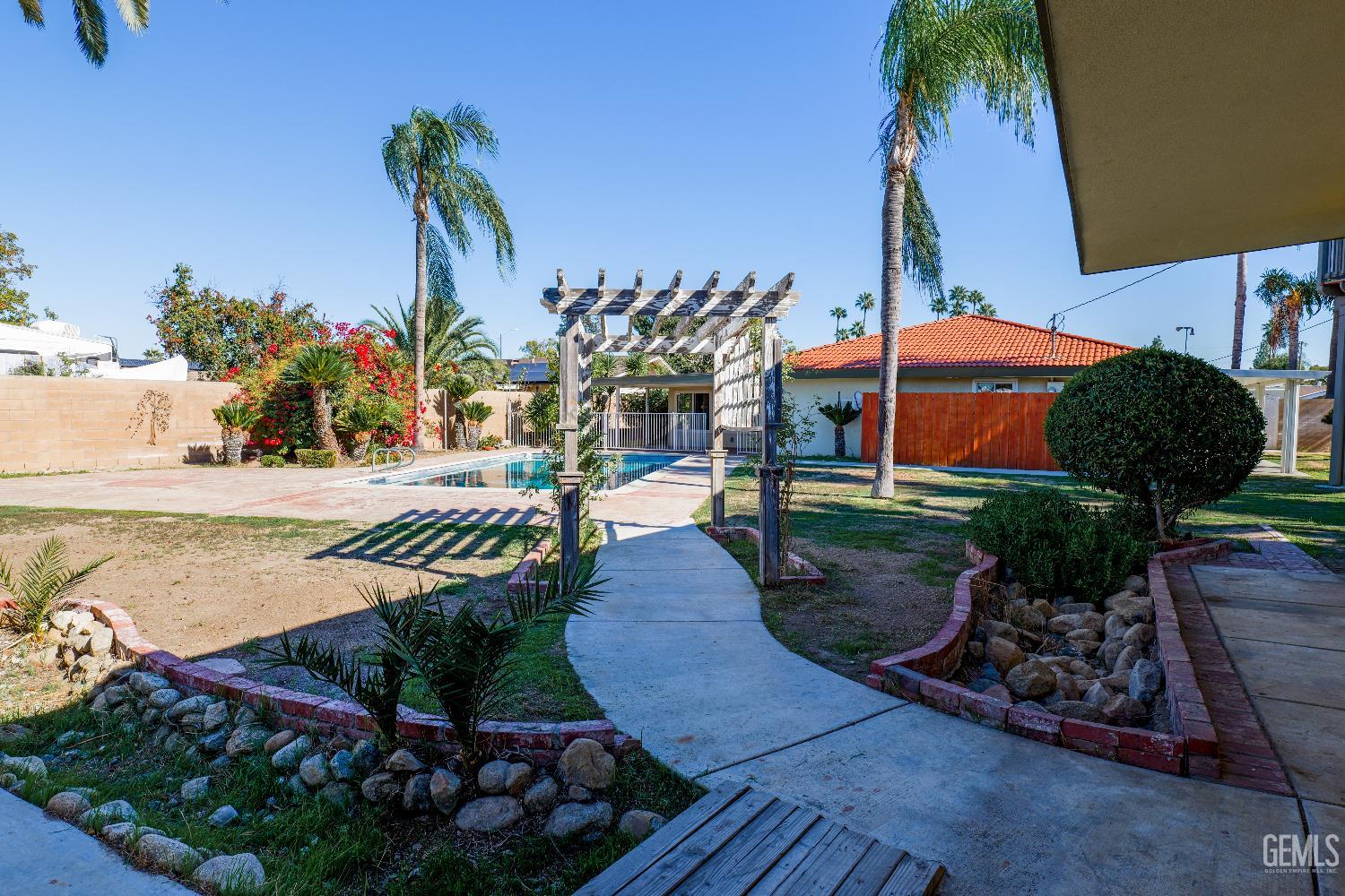 5909 Ashwood Street — photo 45