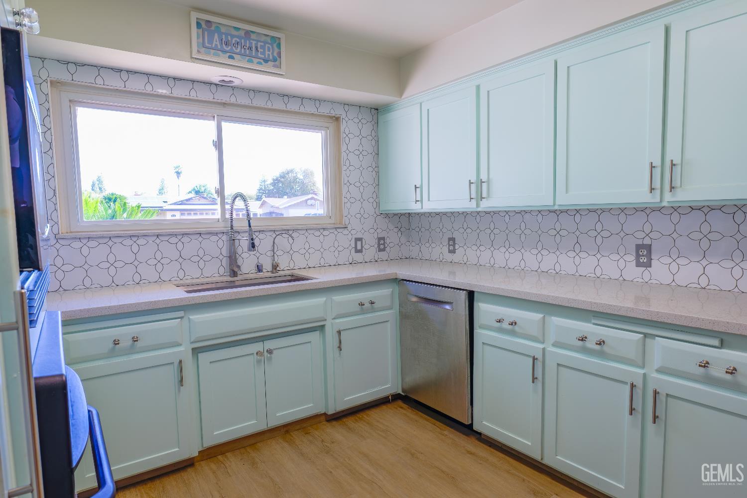 5909 Ashwood Street — photo 37