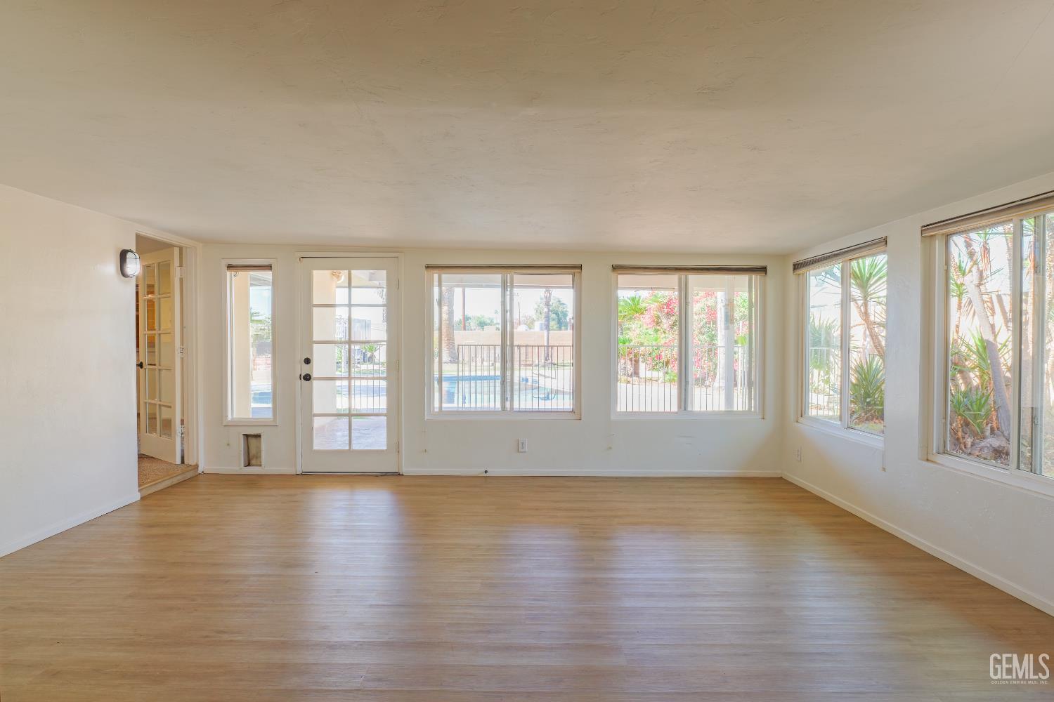 5909 Ashwood Street — photo 31