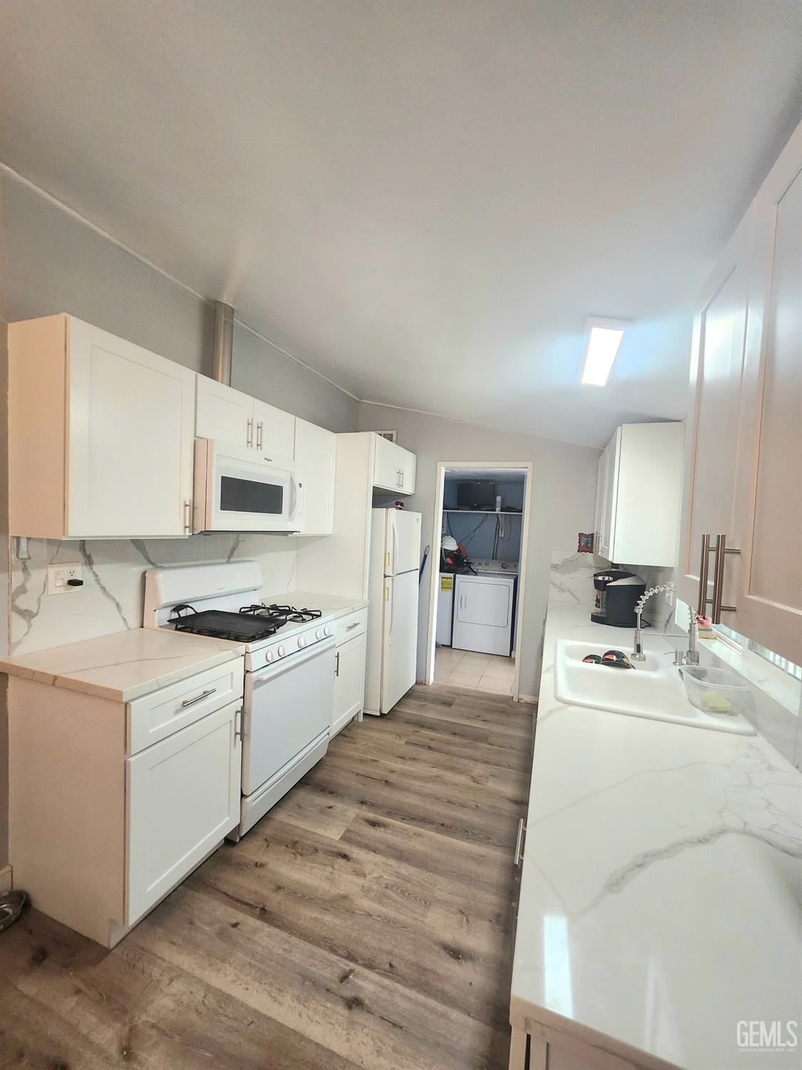 5233 Noble Street — photo 11