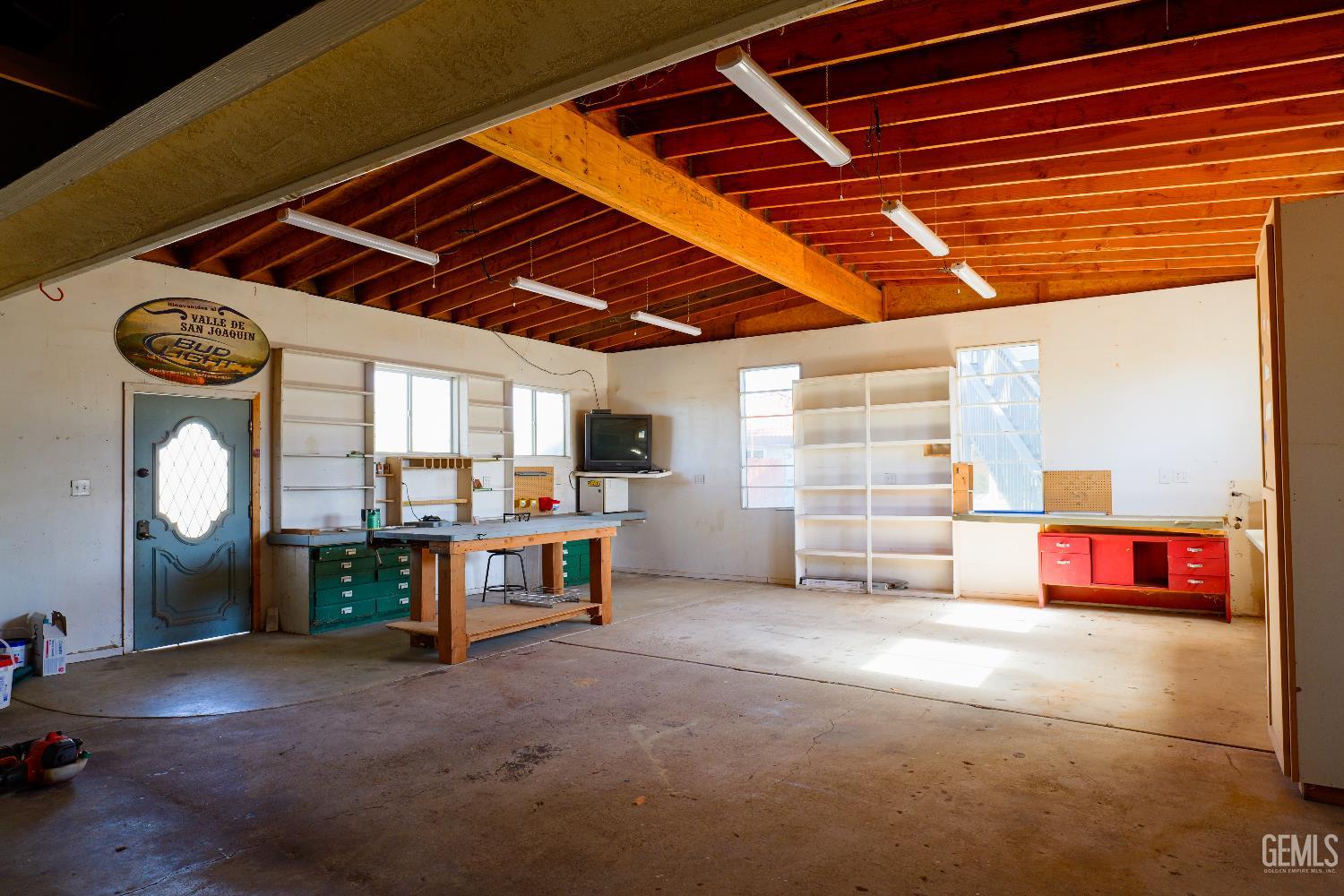 5909 Ashwood Street — photo 46