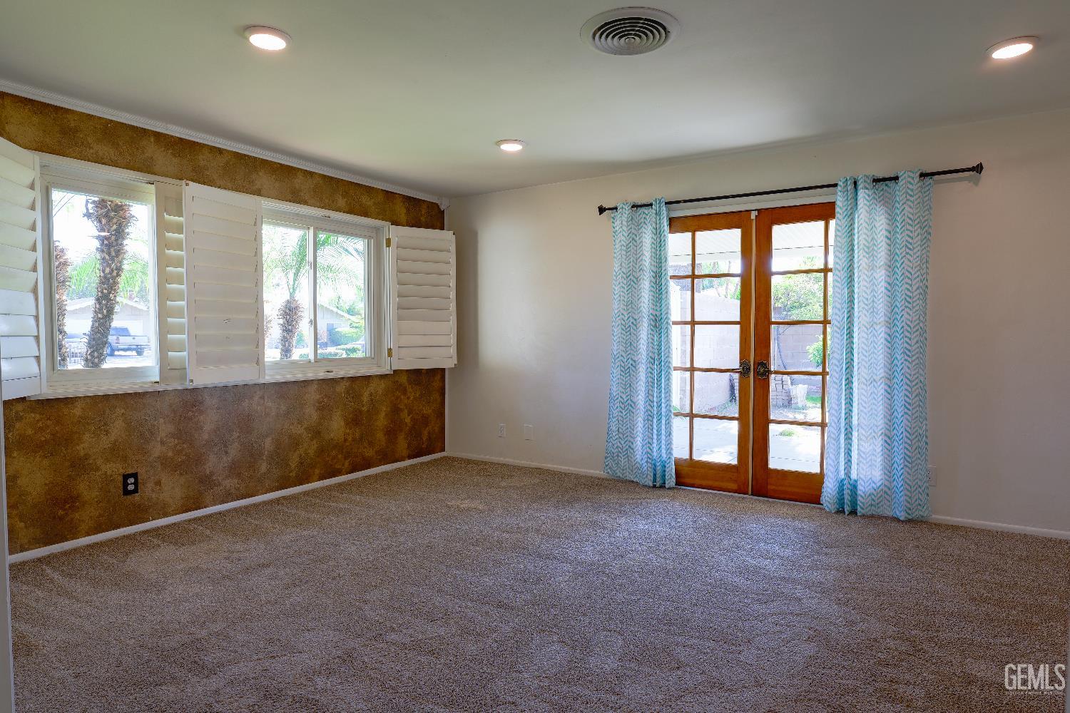5909 Ashwood Street — photo 19