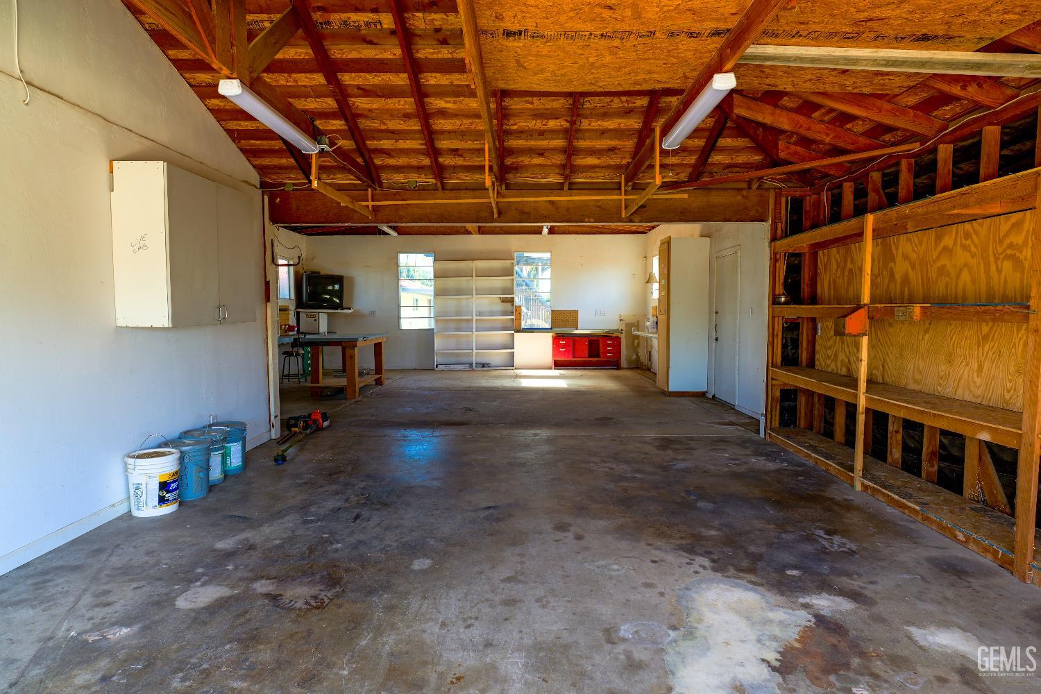 5909 Ashwood Street — photo 47
