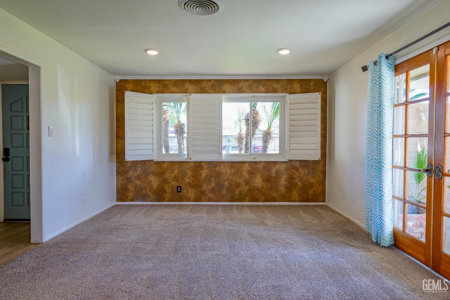 5909 Ashwood Street — photo 17