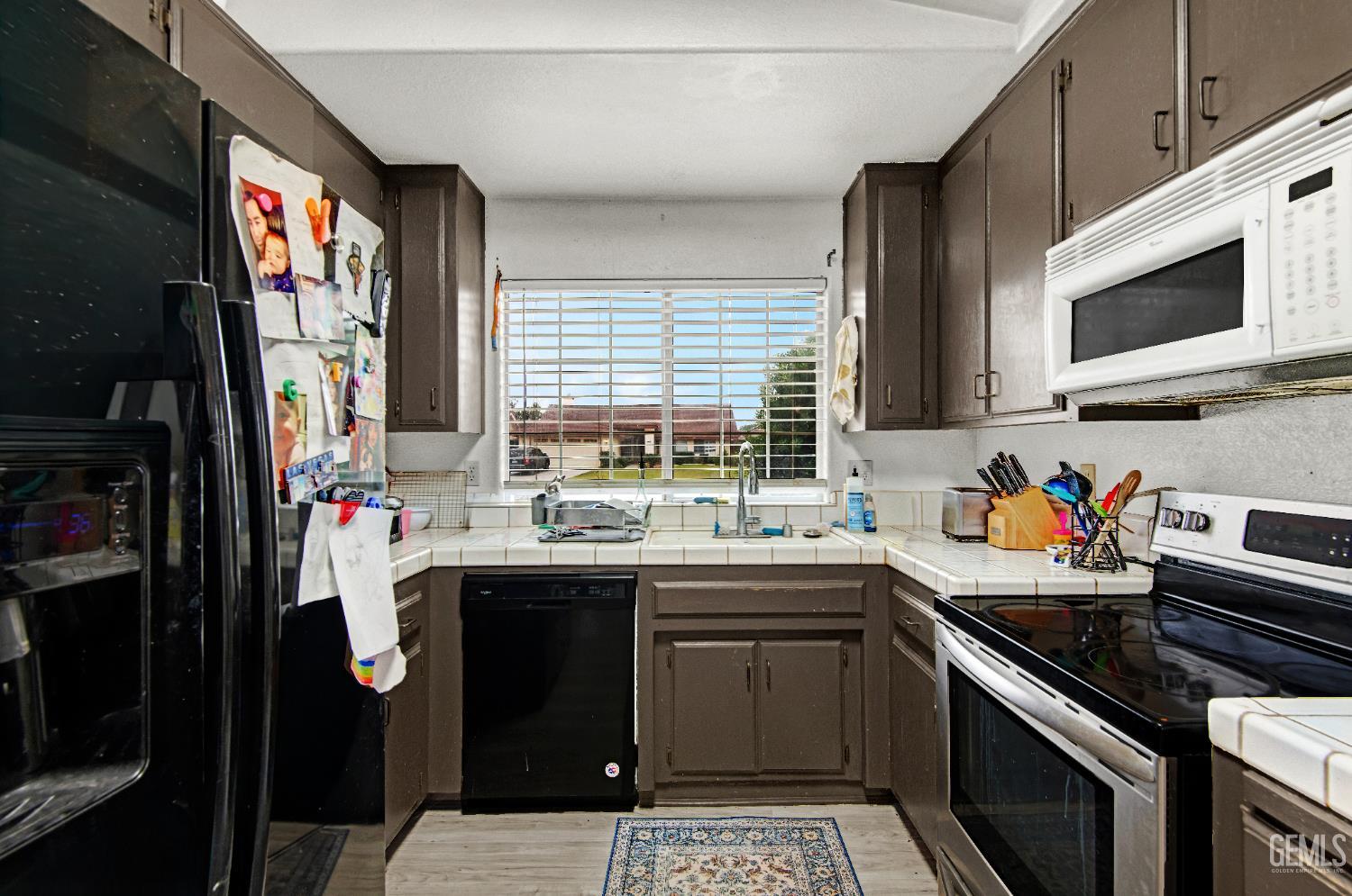10012 Vanessa Avenue — photo 7