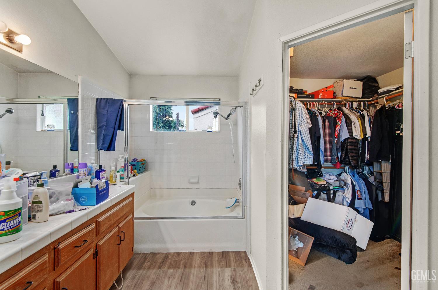 10012 Vanessa Avenue — photo 12