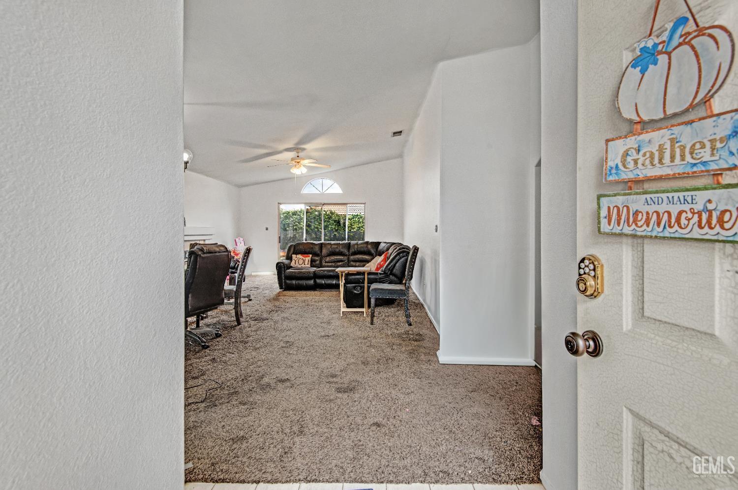 10012 Vanessa Avenue — photo 4